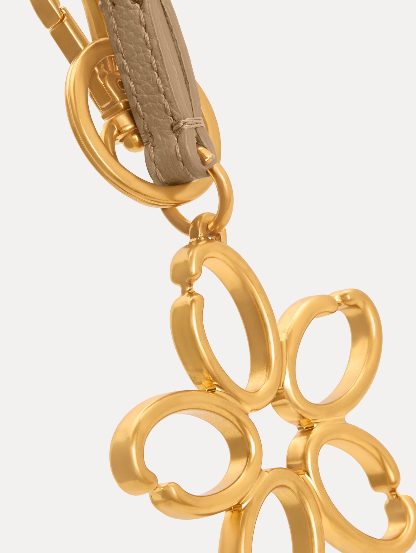 O Flower Wristlet Key Chain Sand / Oscar de la Renta