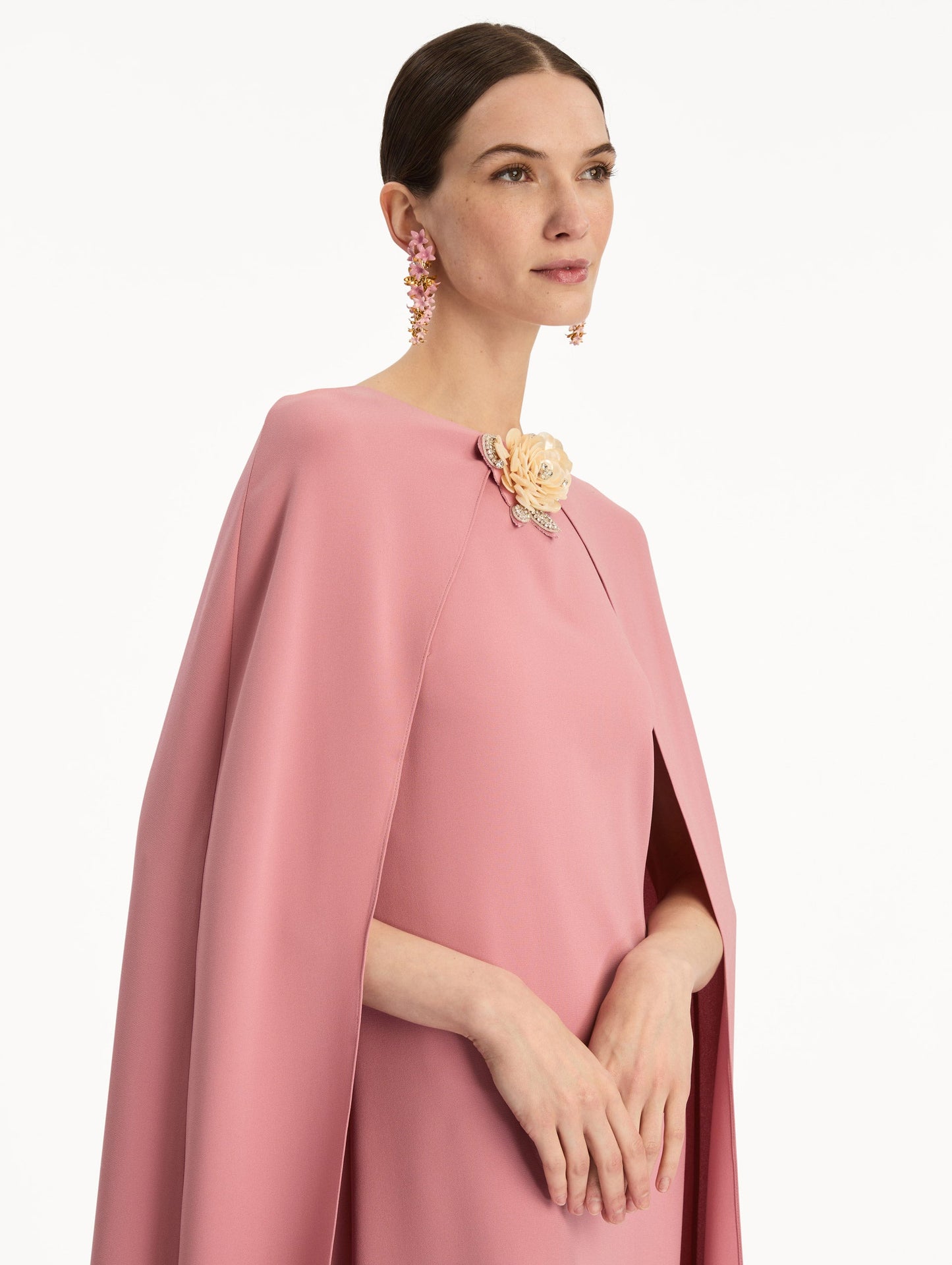 Brooch Embroidered Cape-Back Caftan Antique rose / Oscar de la Renta