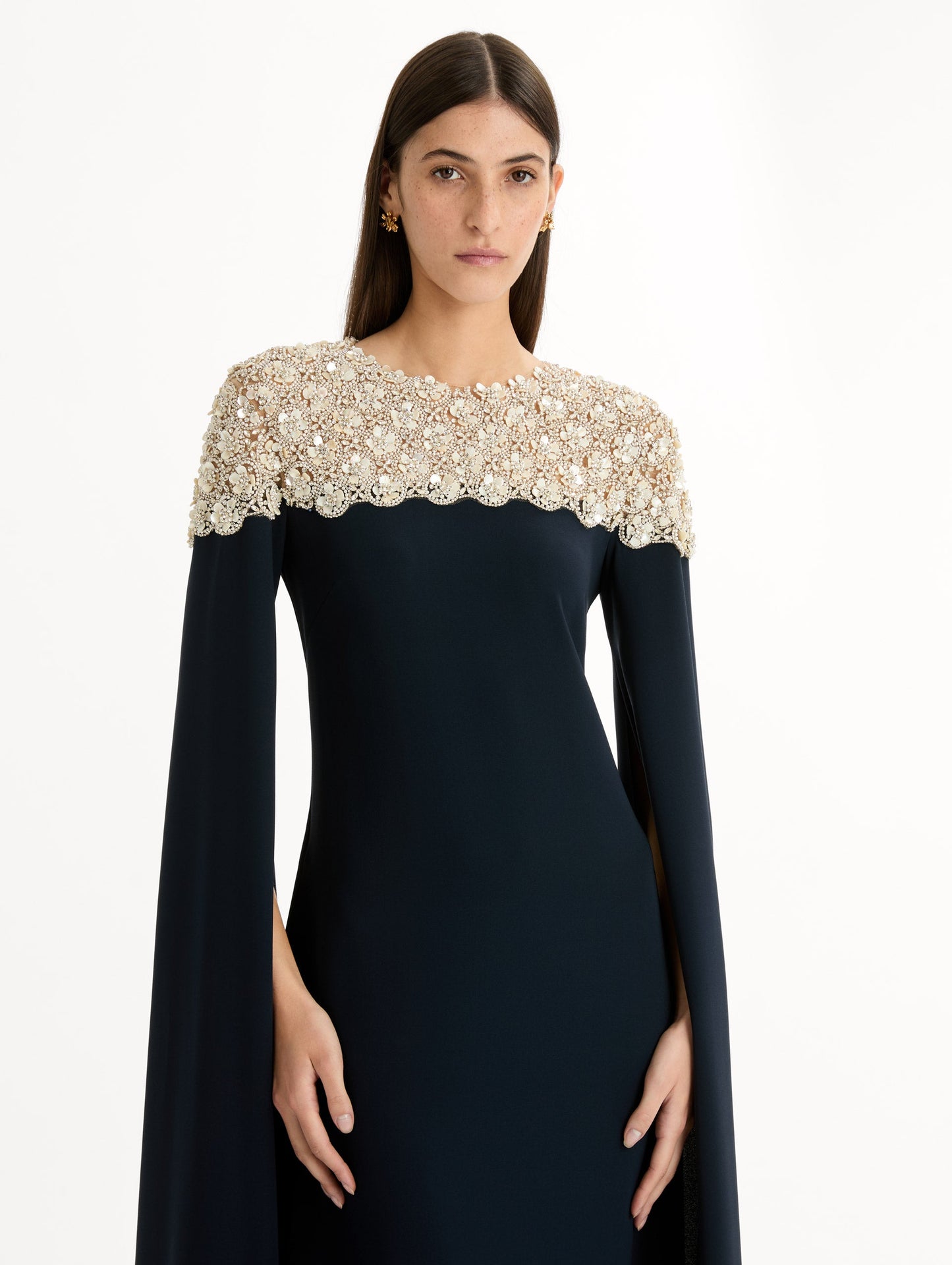 Mother of Pearl Embroidered Caftan Navy / Oscar de la Renta