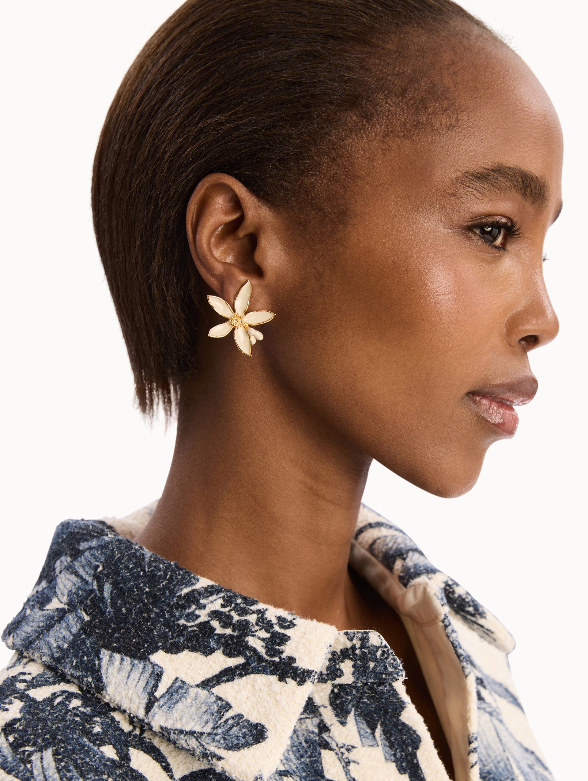 Orange Blossom Earrings White / Oscar de la Renta