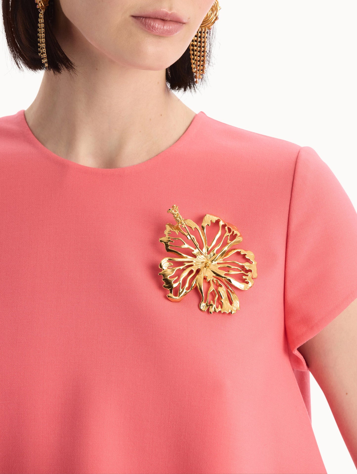 Openwork Hibiscus Brooch Gold / Oscar de la Renta