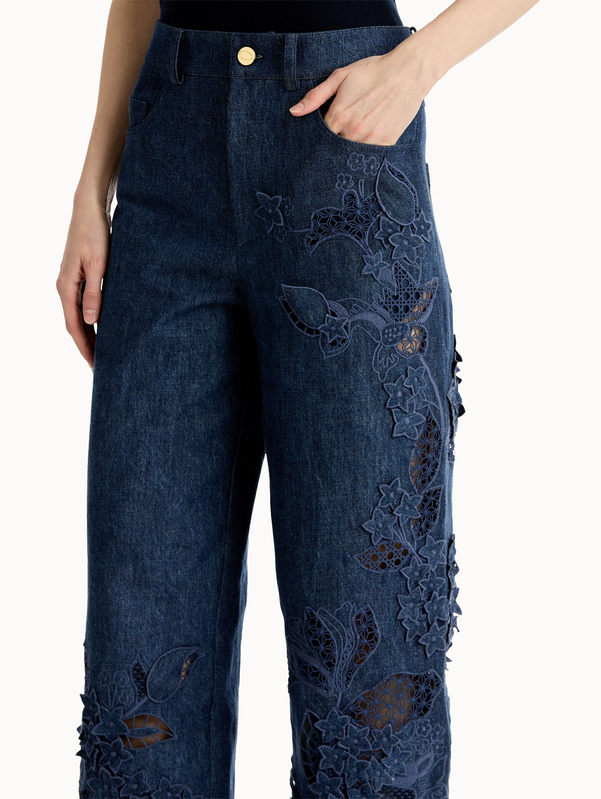Porcelain Flower Cutout Denim Pant Medium wash / Oscar de la Renta