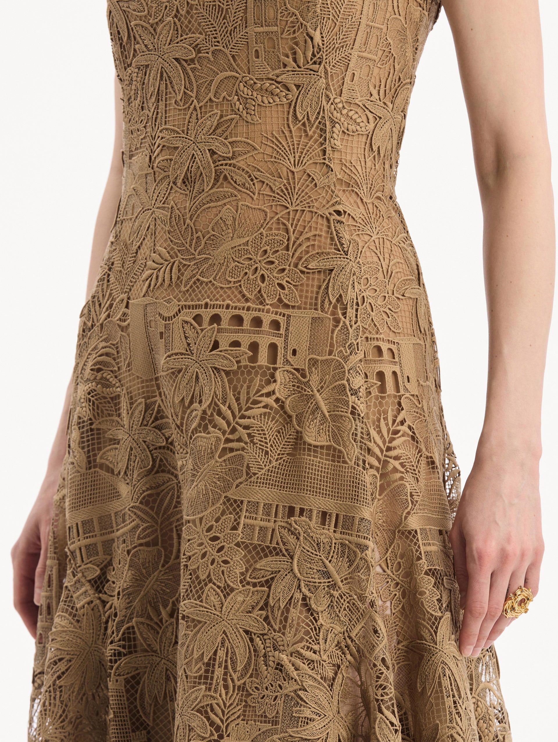 Dominican Landscape Guipure Dress Biscuit / Oscar de la Renta