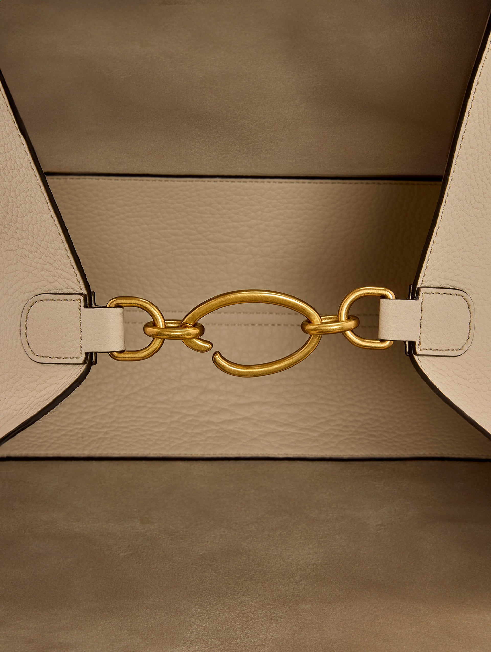 The Topaz Ivory / Oscar de la Renta