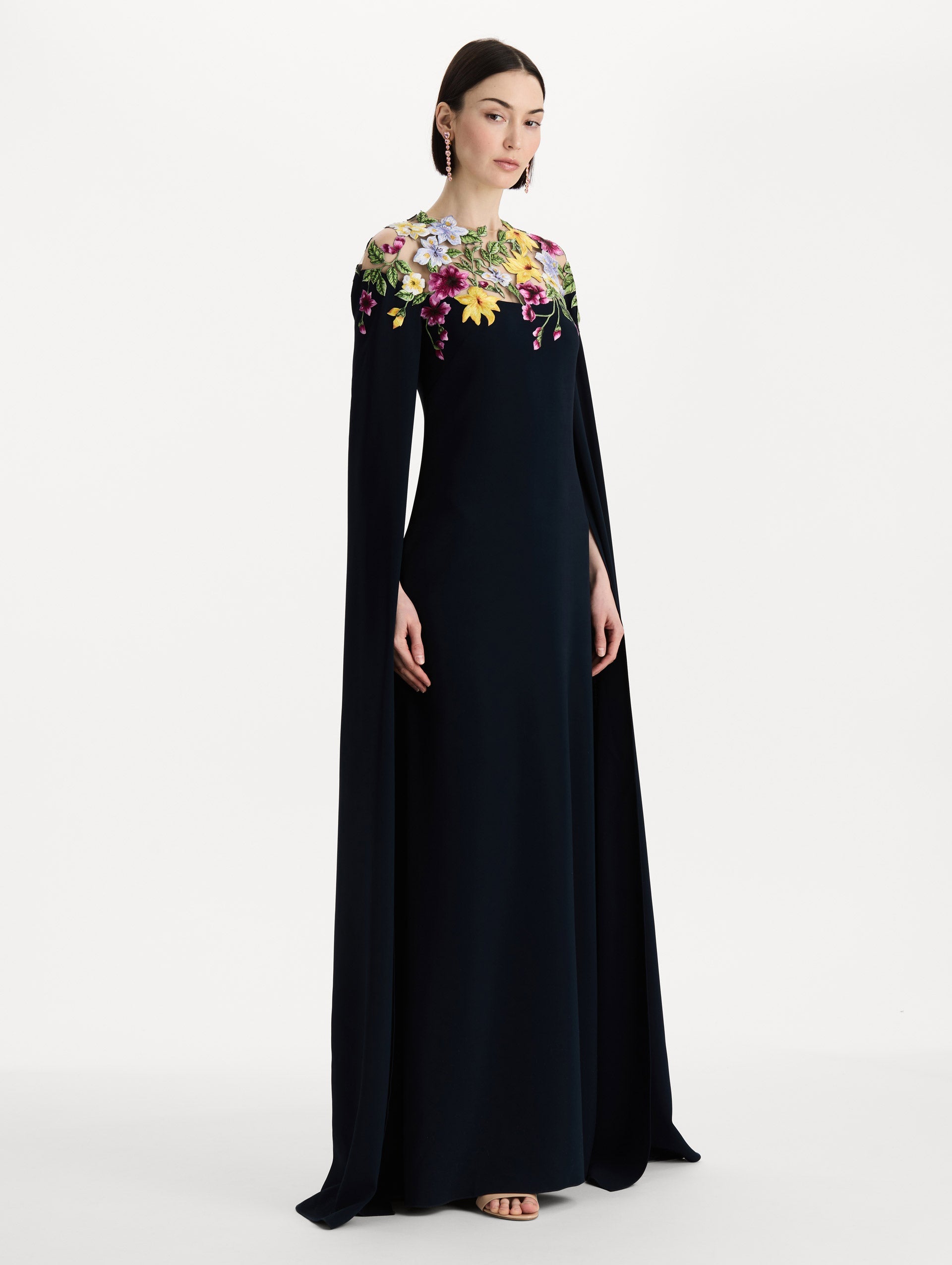 Dominican Mixed-Floral Caftan Navy / Oscar de la Renta
