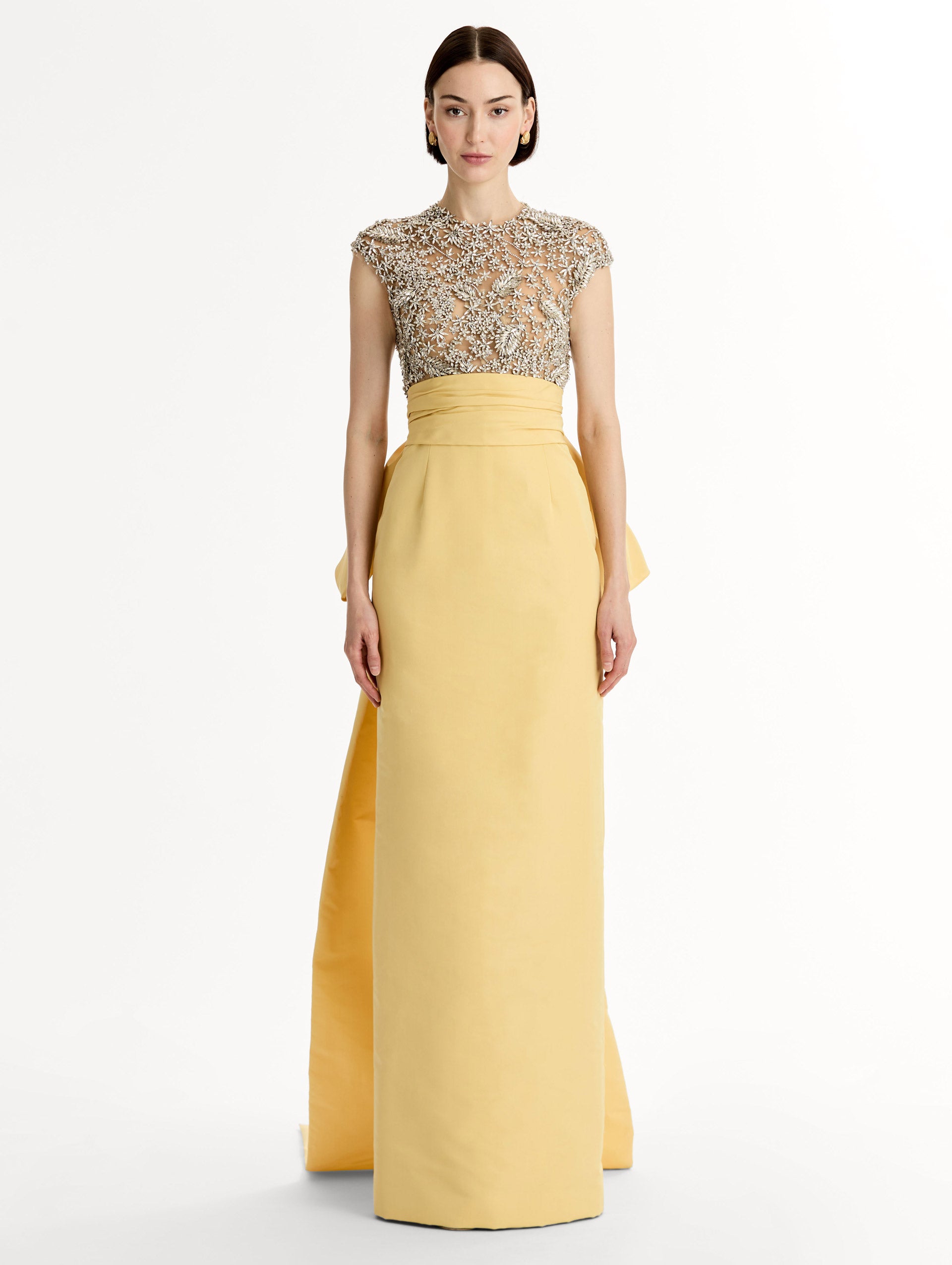 Porcelain Flower Embroidered Short-Sleeve Gown Butter / Oscar de la Renta