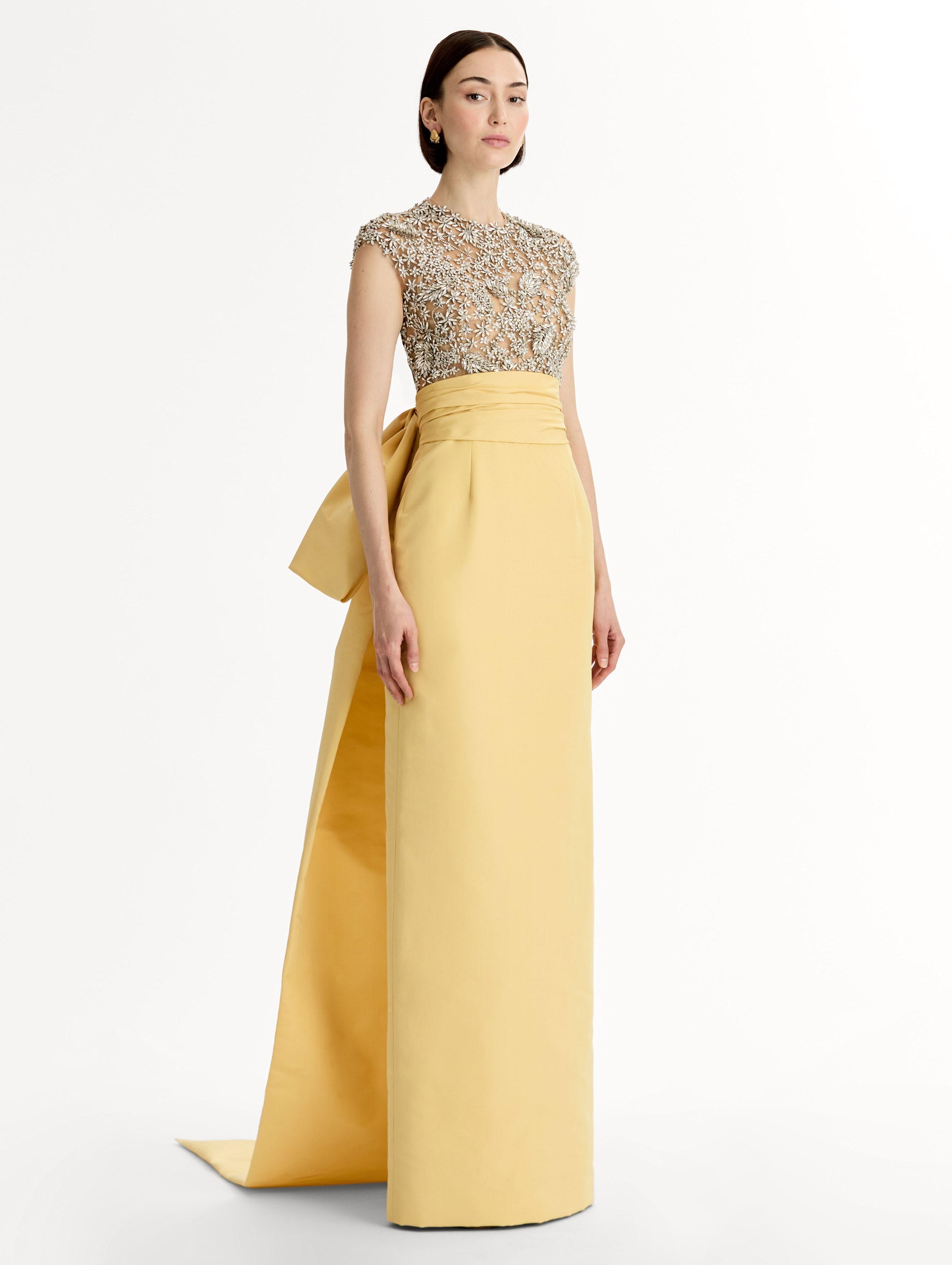 Porcelain Flower Embroidered Short-Sleeve Gown Butter / Oscar de la Renta