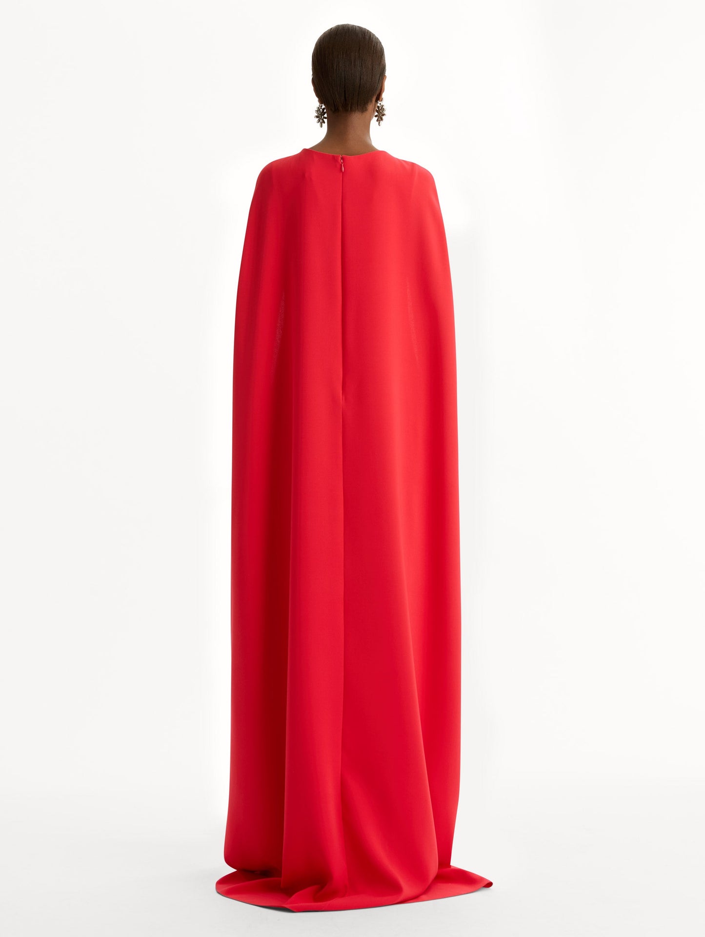 Brooch Embroidered Cape-Back Caftan Scarlet / Oscar de la Renta