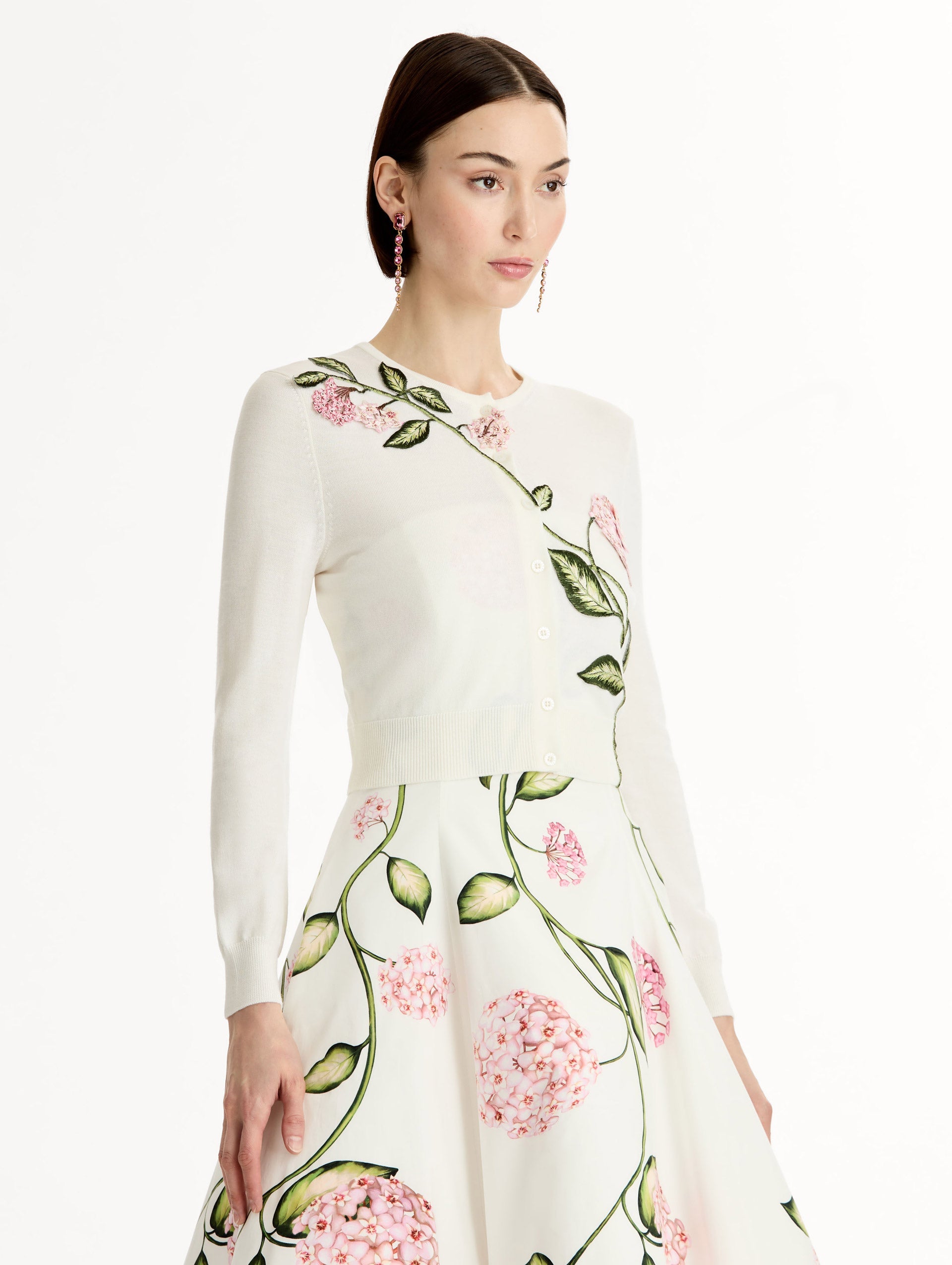 Porcelain Flower Threadwork Cropped Cardigan Ivory / Oscar de la Renta