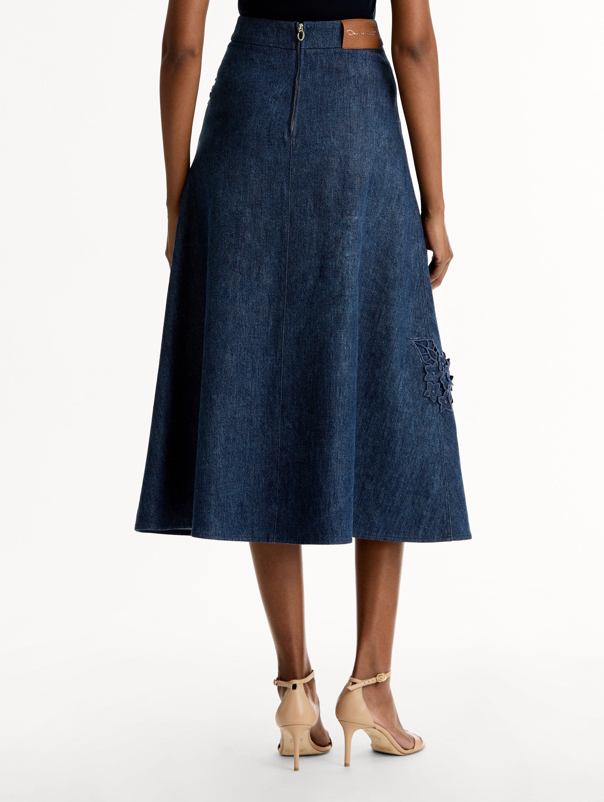 Porcelain Flower Cutout Denim Skirt Medium wash / Oscar de la Renta