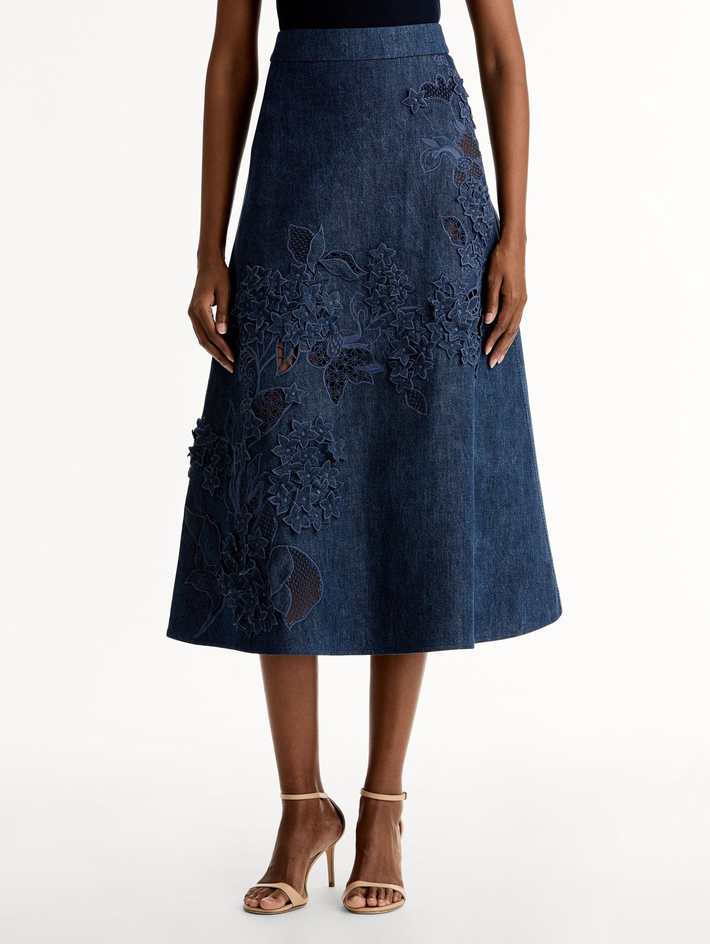 Porcelain Flower Cutout Denim Skirt Medium wash / Oscar de la Renta
