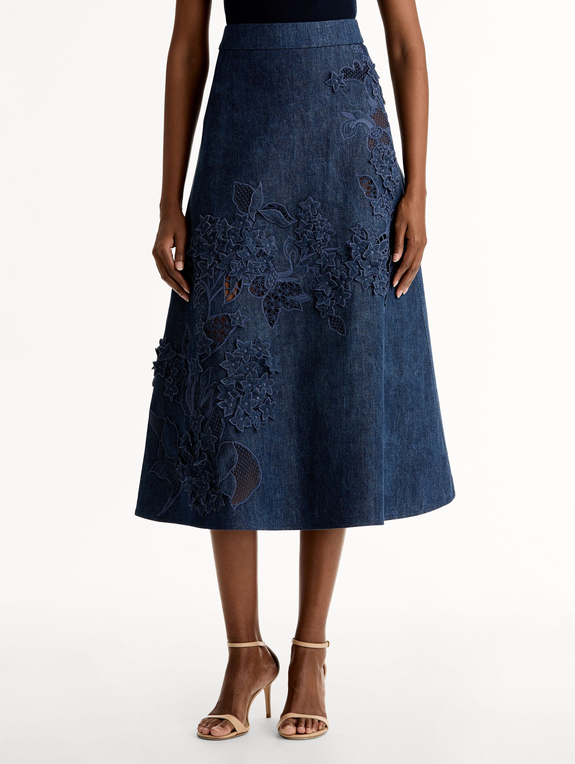 Porcelain Flower Cutout Denim Skirt Medium wash / Oscar de la Renta