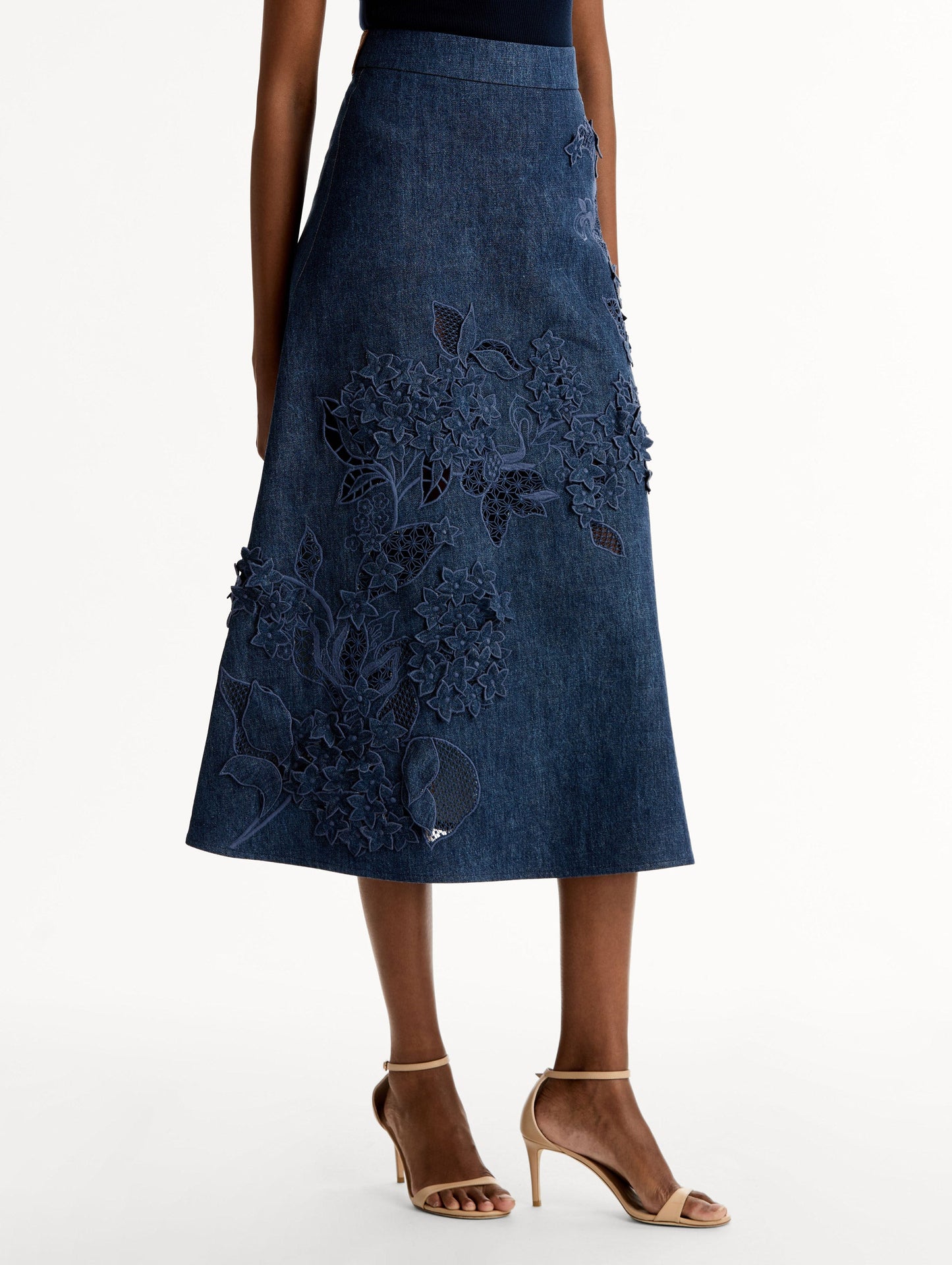 Porcelain Flower Cutout Denim Skirt Medium wash / Oscar de la Renta