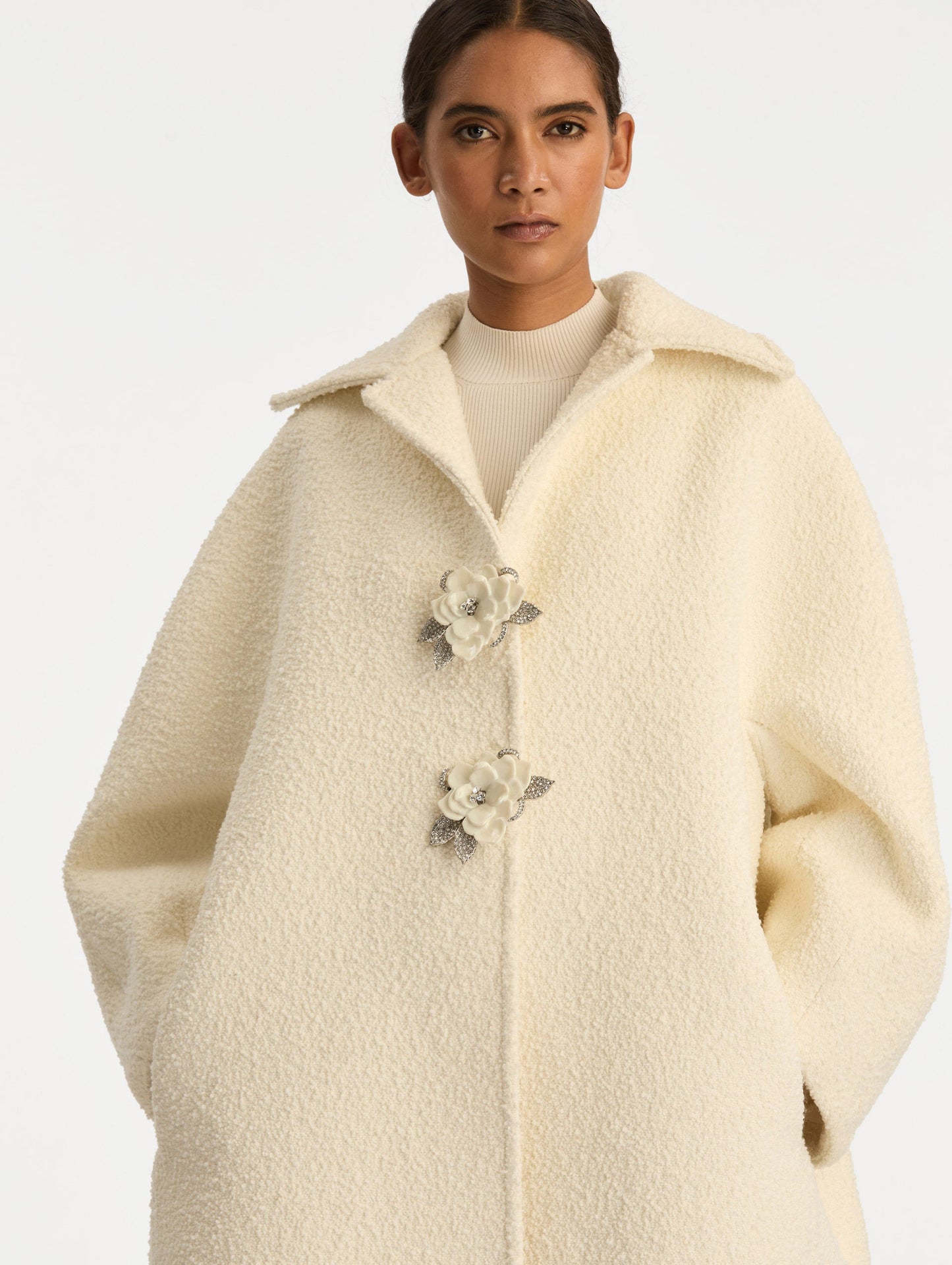 Floral Button Bouclé Tweed Coat Ivory / Oscar de la Renta