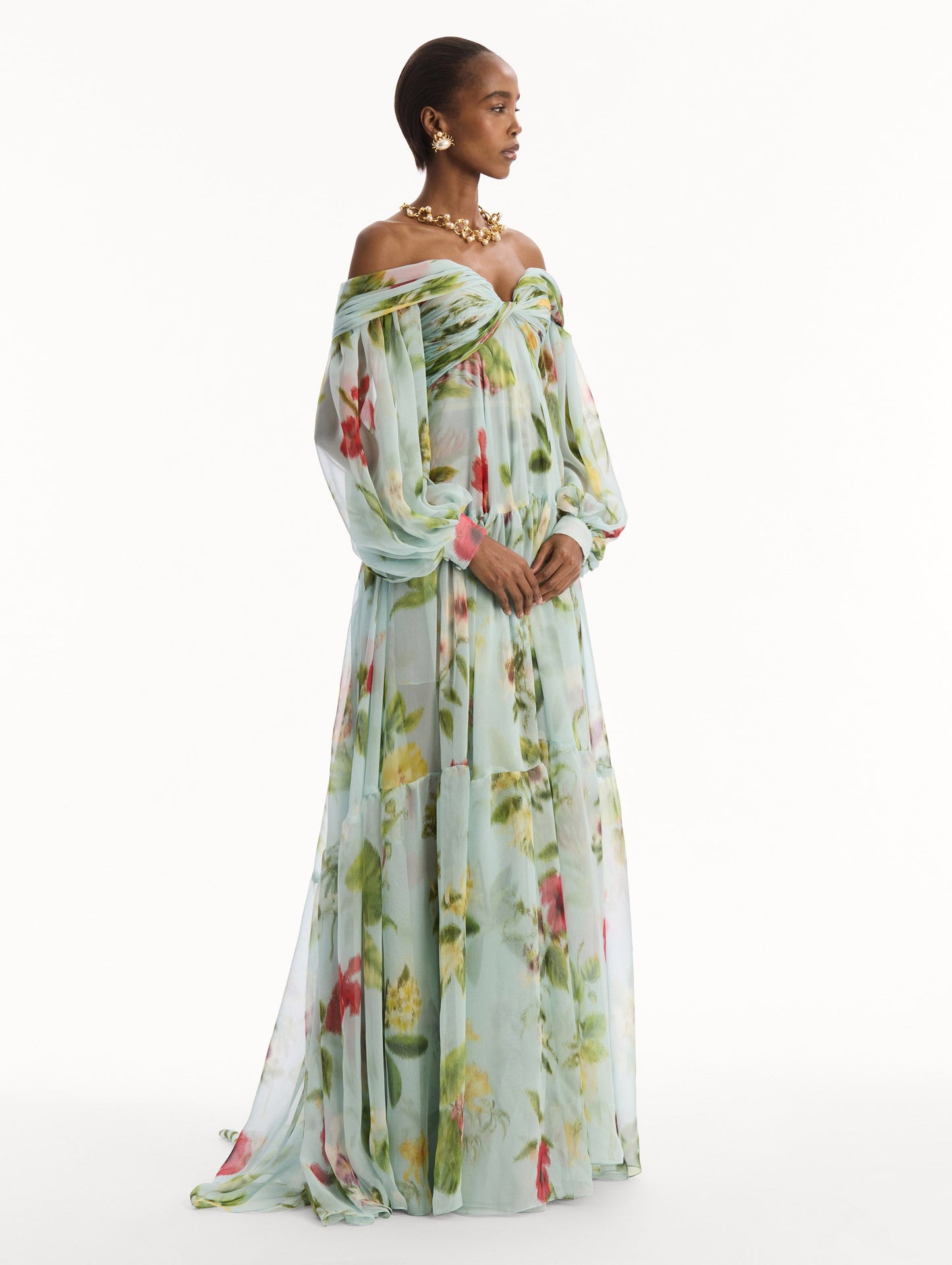 Chiné Dominican Mixed-Floral Chiffon Sweetheart Gown Saltwater multi / Oscar de la Renta