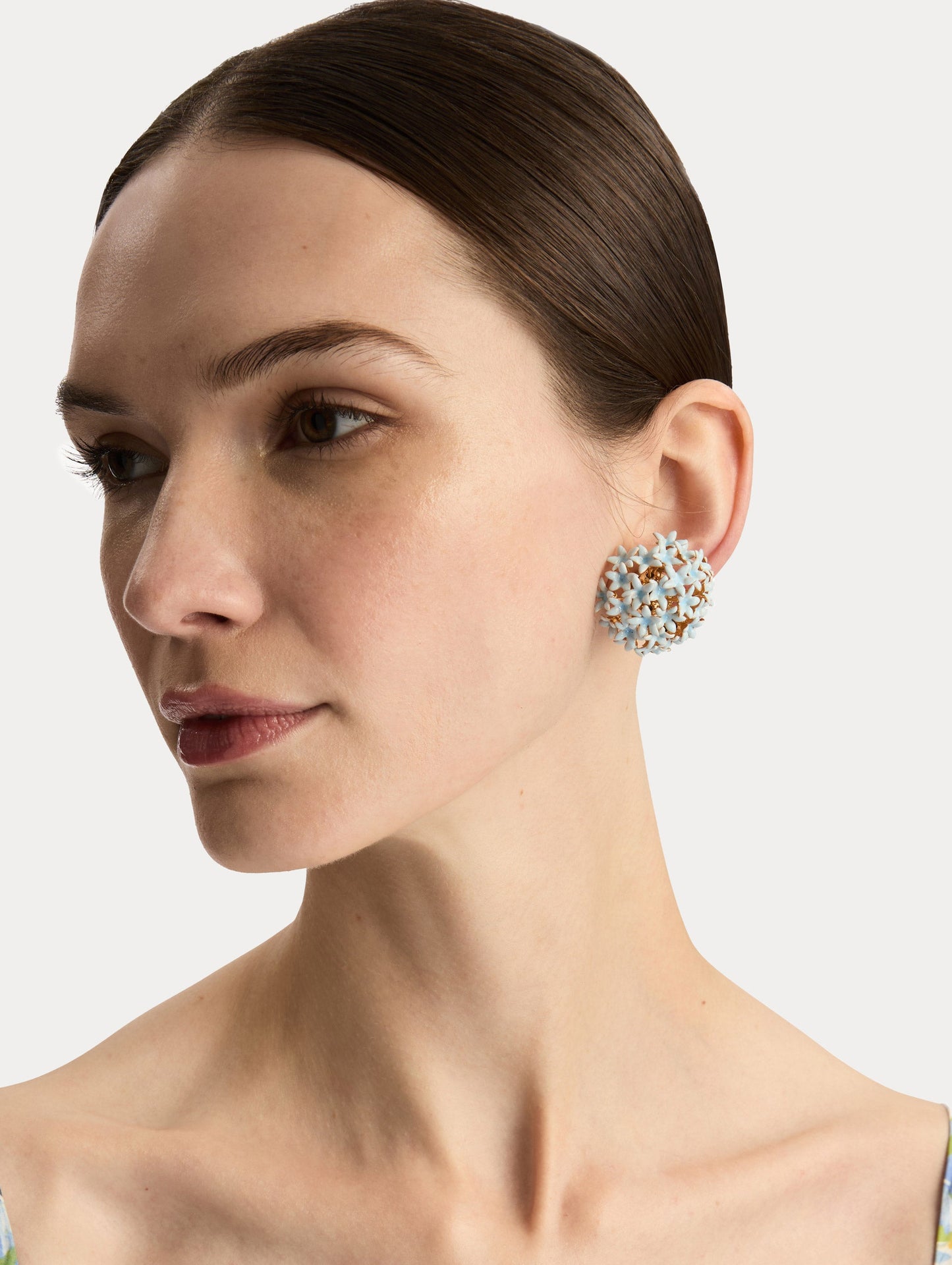 Small Allium Pompom Clip-On Earrings Light blue / Oscar de la Renta