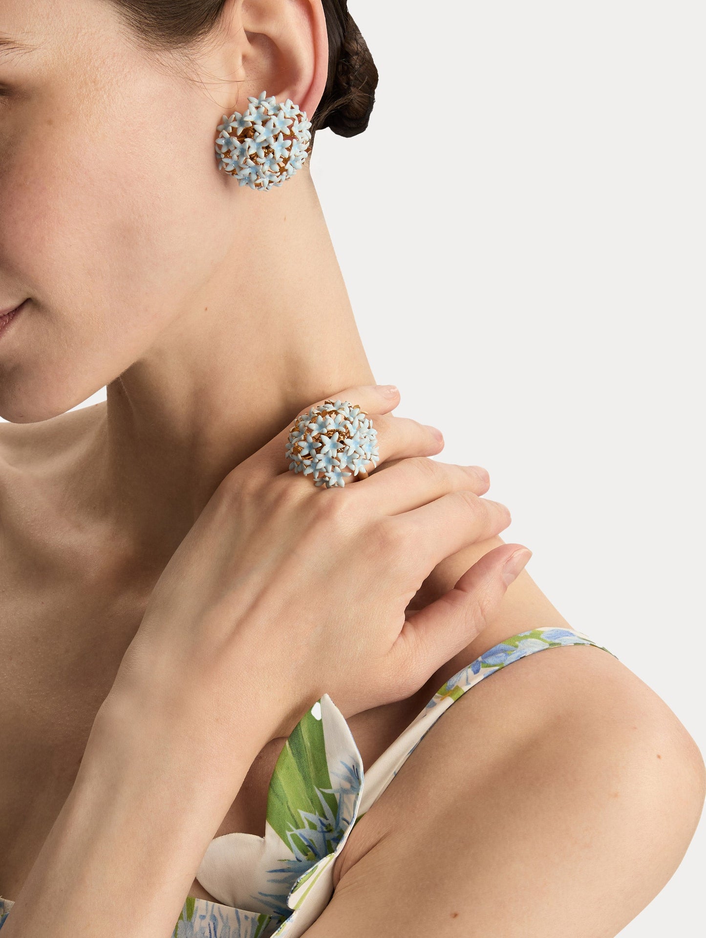 Allium Pompom Ring Blue / Oscar de la Renta