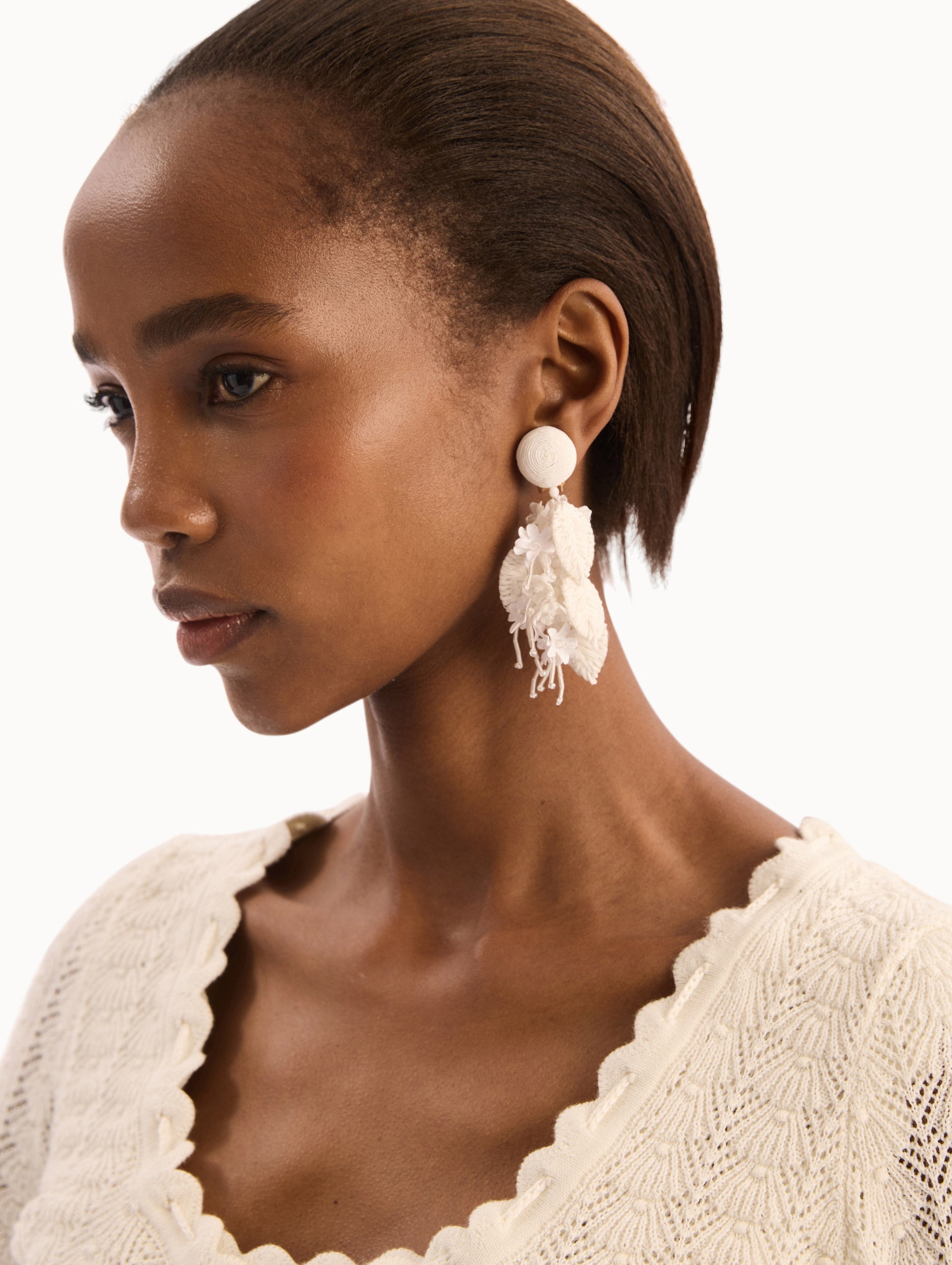 Raffia Tassel Bouquet Clip-On Earrings White / Oscar de la Renta