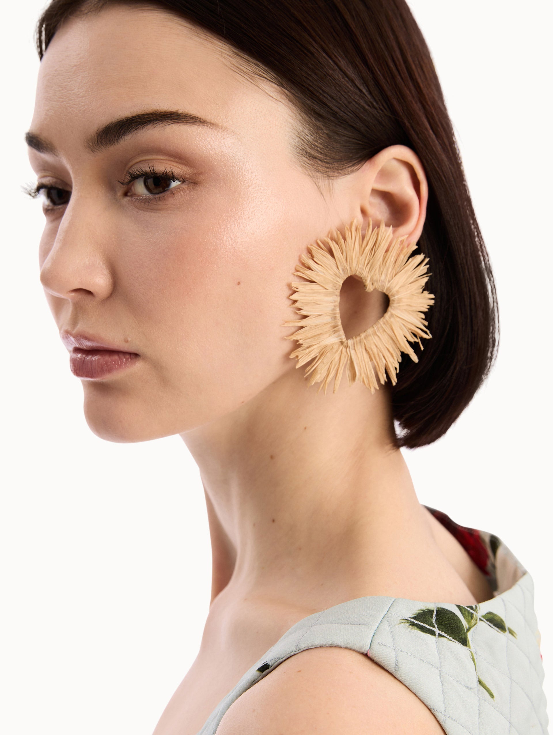 Raffia Heart Earrings Natural / Oscar de la Renta