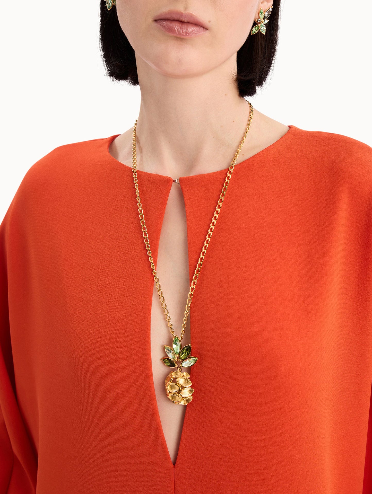 Pineapple Crystal Leaf Pendant Necklace Gold / Oscar de la Renta
