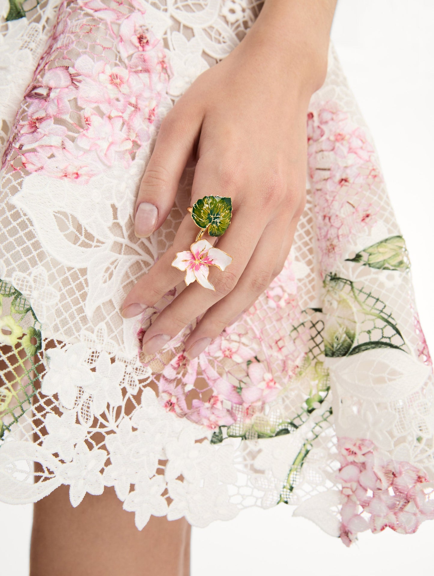 Enamel Cyclamen Ring Pink / Oscar de la Renta