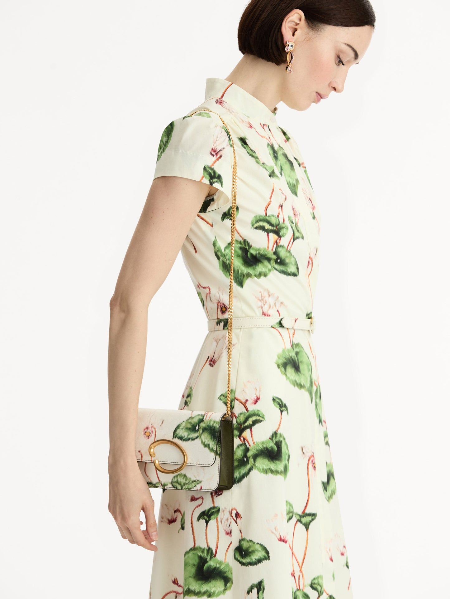 Cyclamen-Printed O Pochette Ivory / Oscar de la Renta