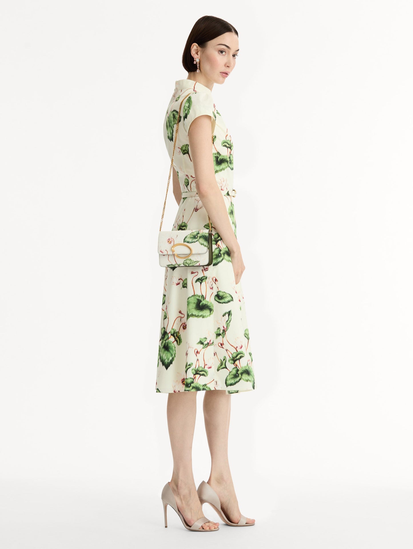 Cyclamen-Printed O Pochette Ivory / Oscar de la Renta