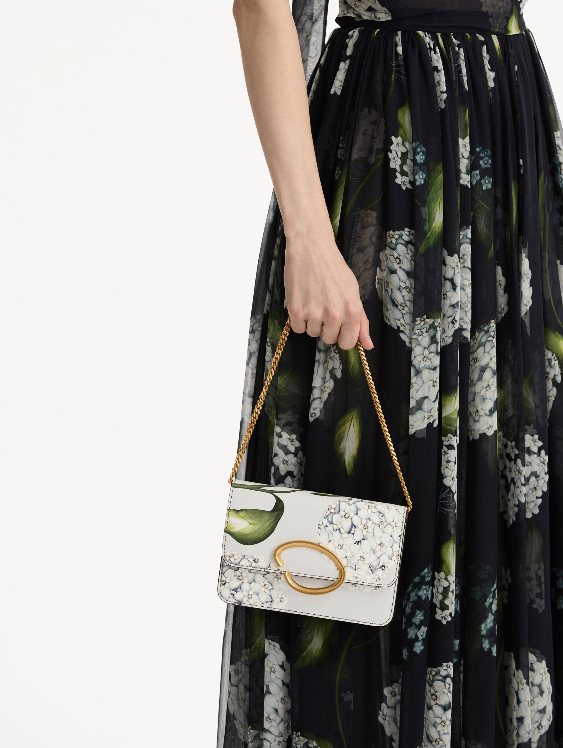 Porcelain Flower-Printed O Pochette Grey / Oscar de la Renta