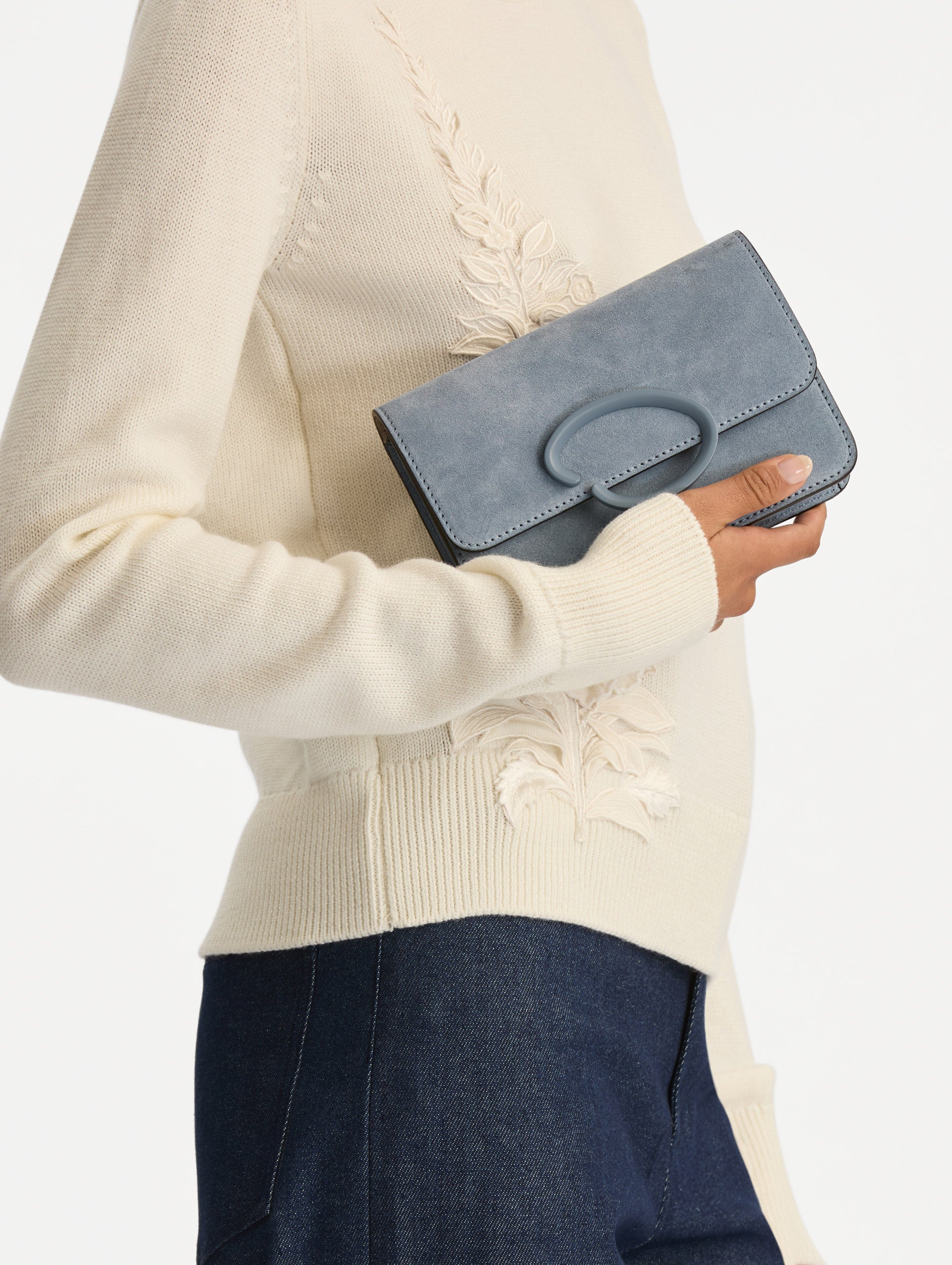 O Pochette in Suede Denim blue / Oscar de la Renta