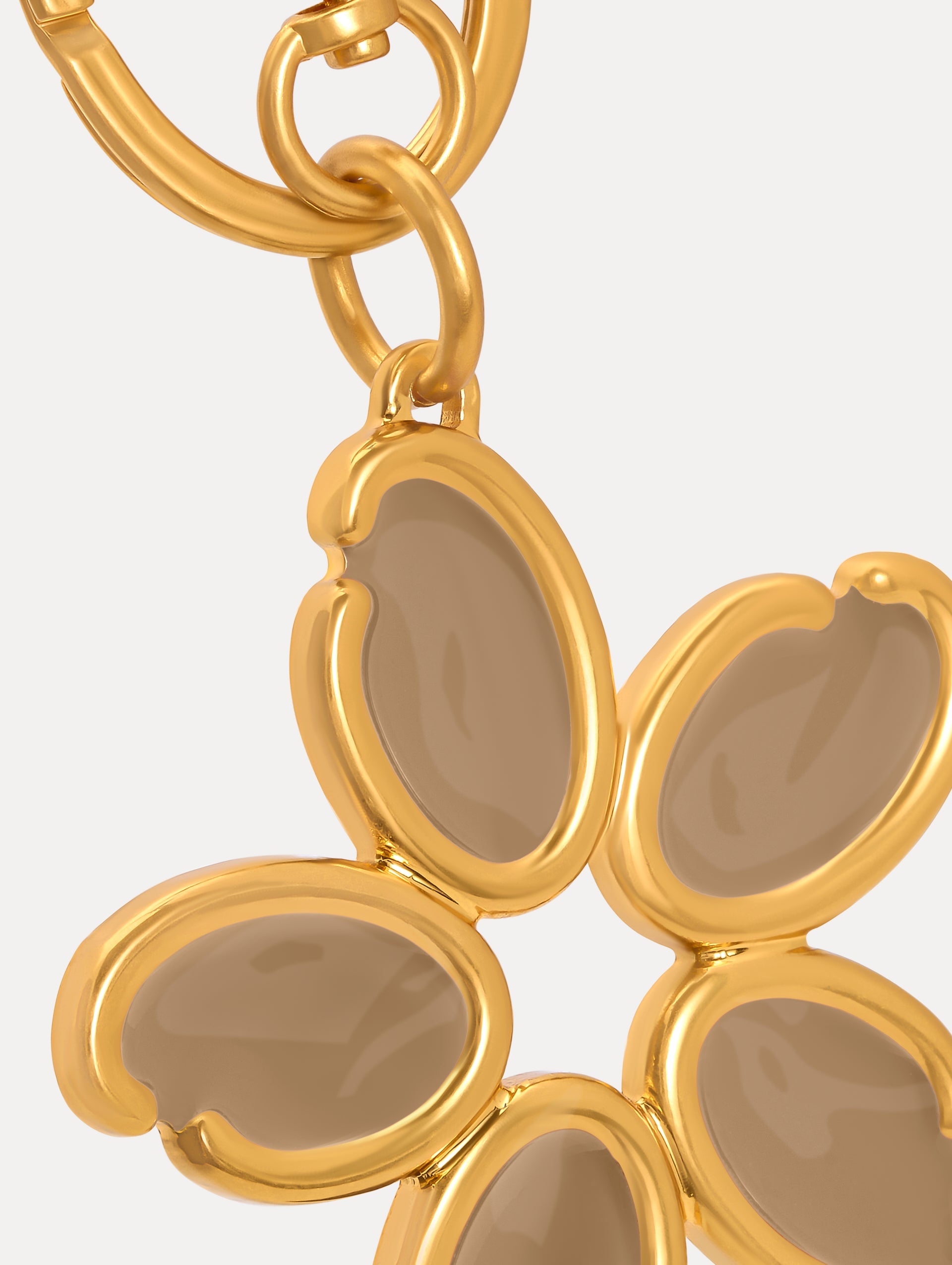 Enamel O Flower Key Chain Sand / Oscar de la Renta