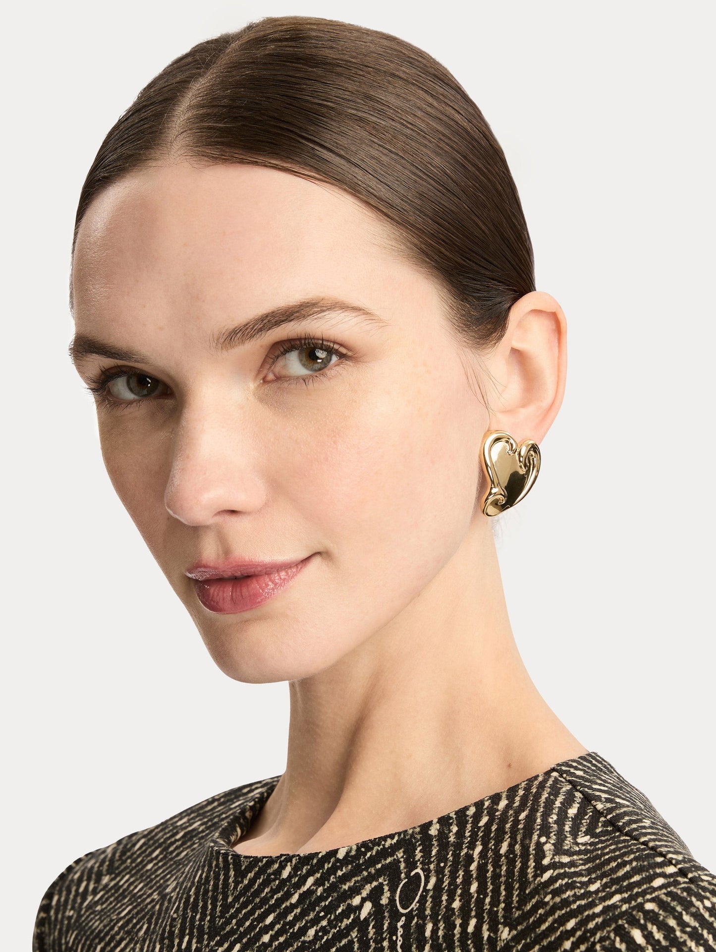 Swirl Heart Clip-On Earrings Gold / Oscar de la Renta