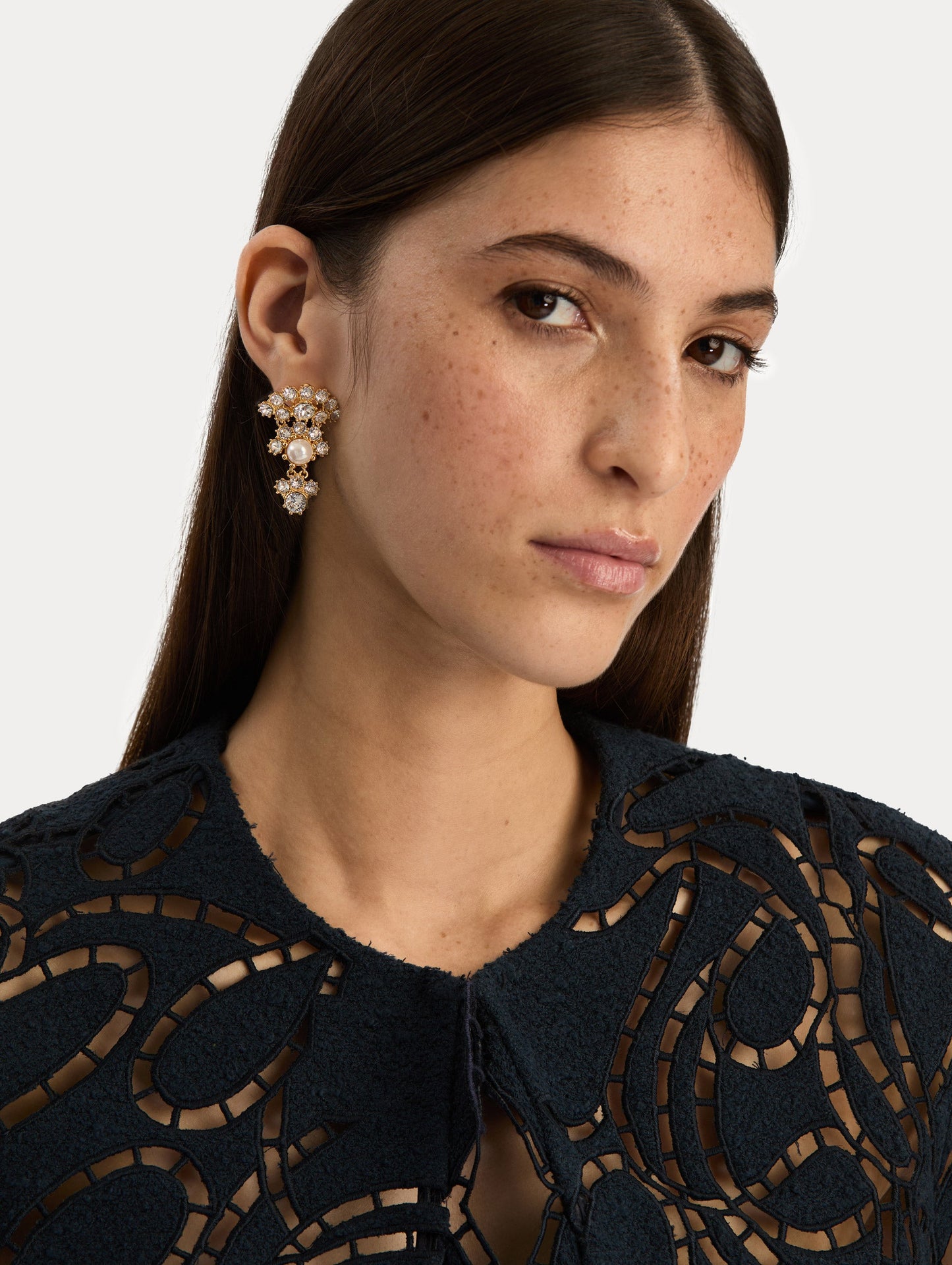 Faceted Crystal Arch Drop Earrings Pearl / Oscar de la Renta