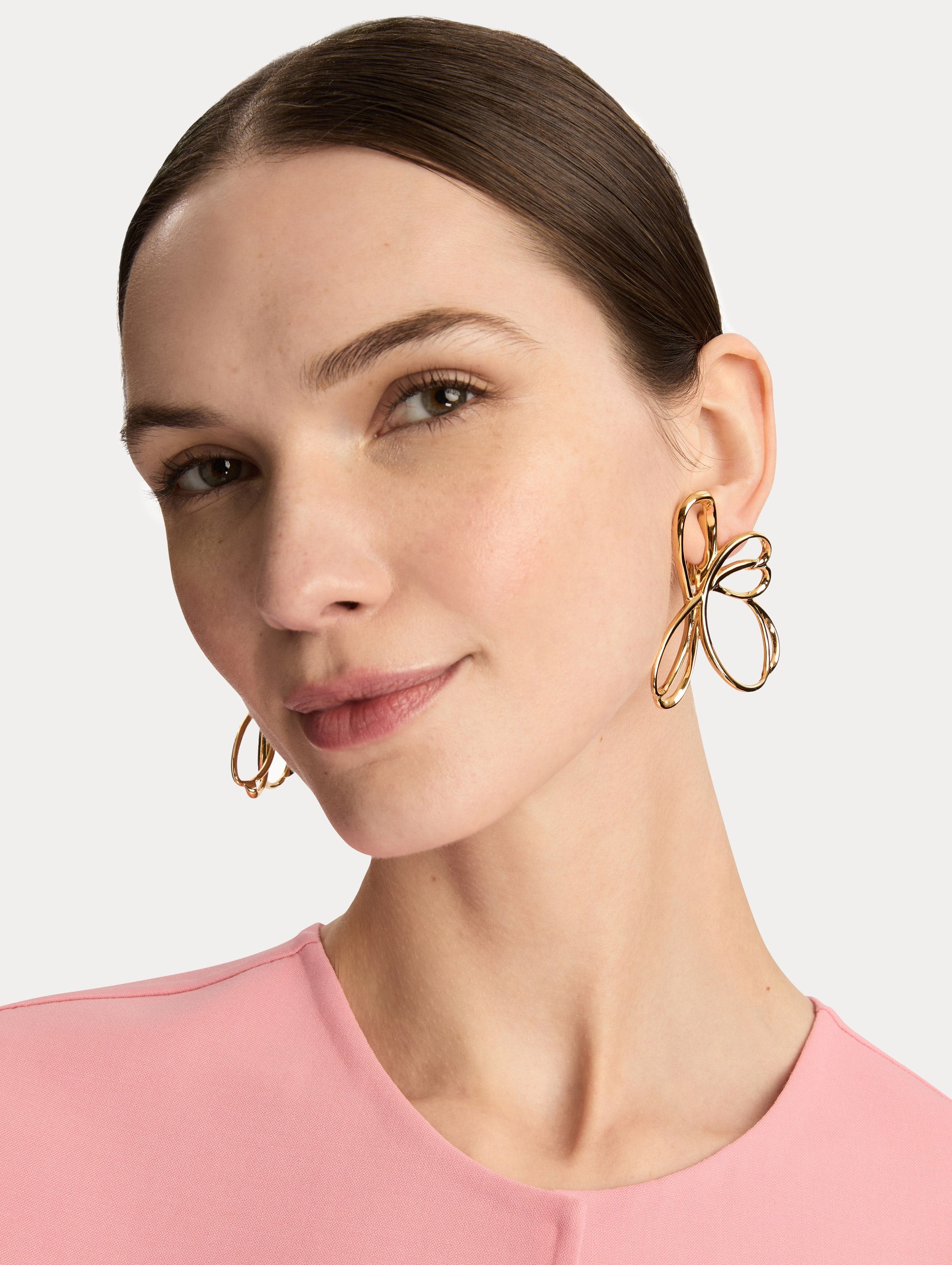 Threaded Flower Asymmetrical Clip-On Earrings Gold / Oscar de la Renta