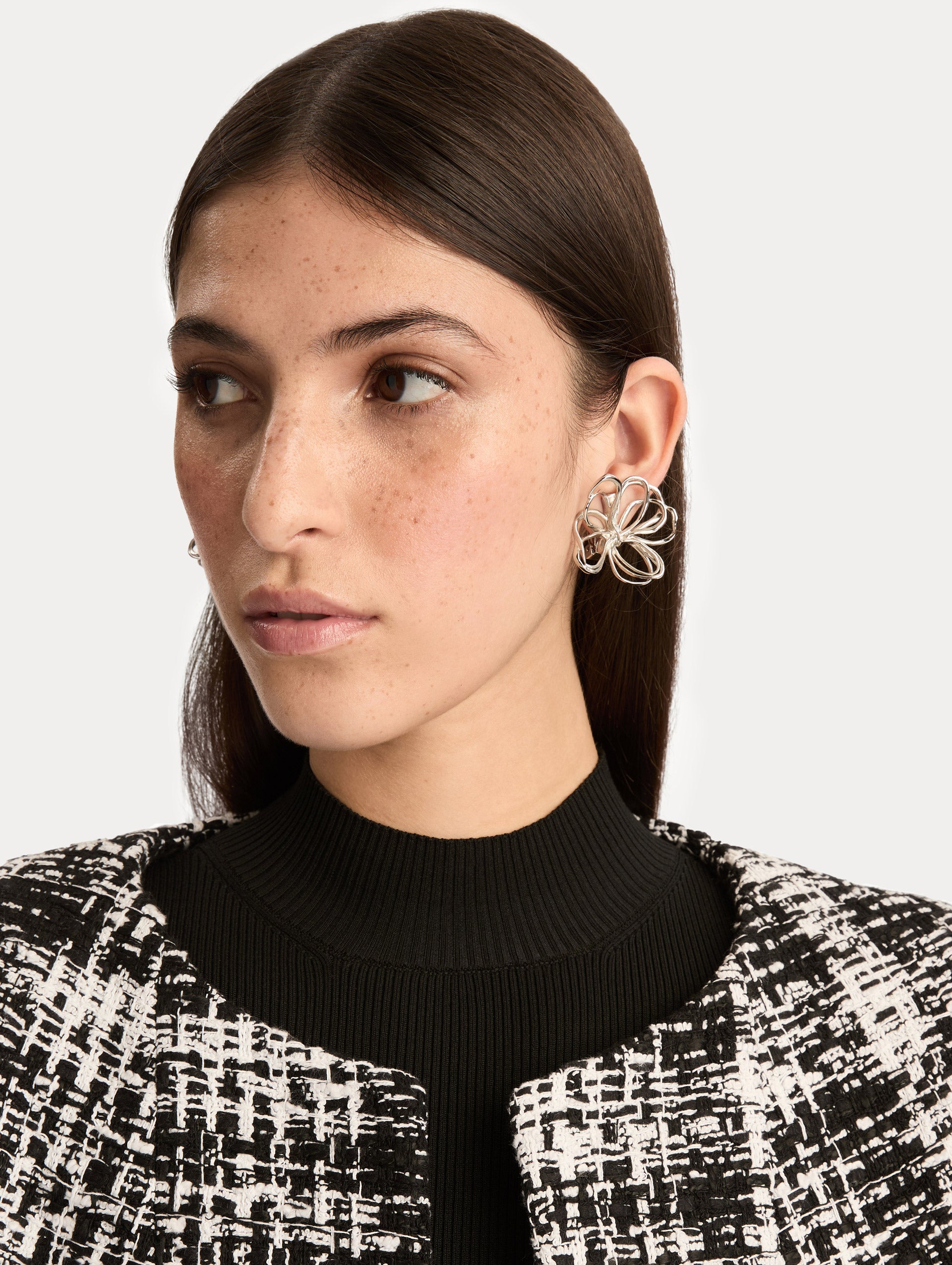 Threaded Flower Earrings Silver / Oscar de la Renta
