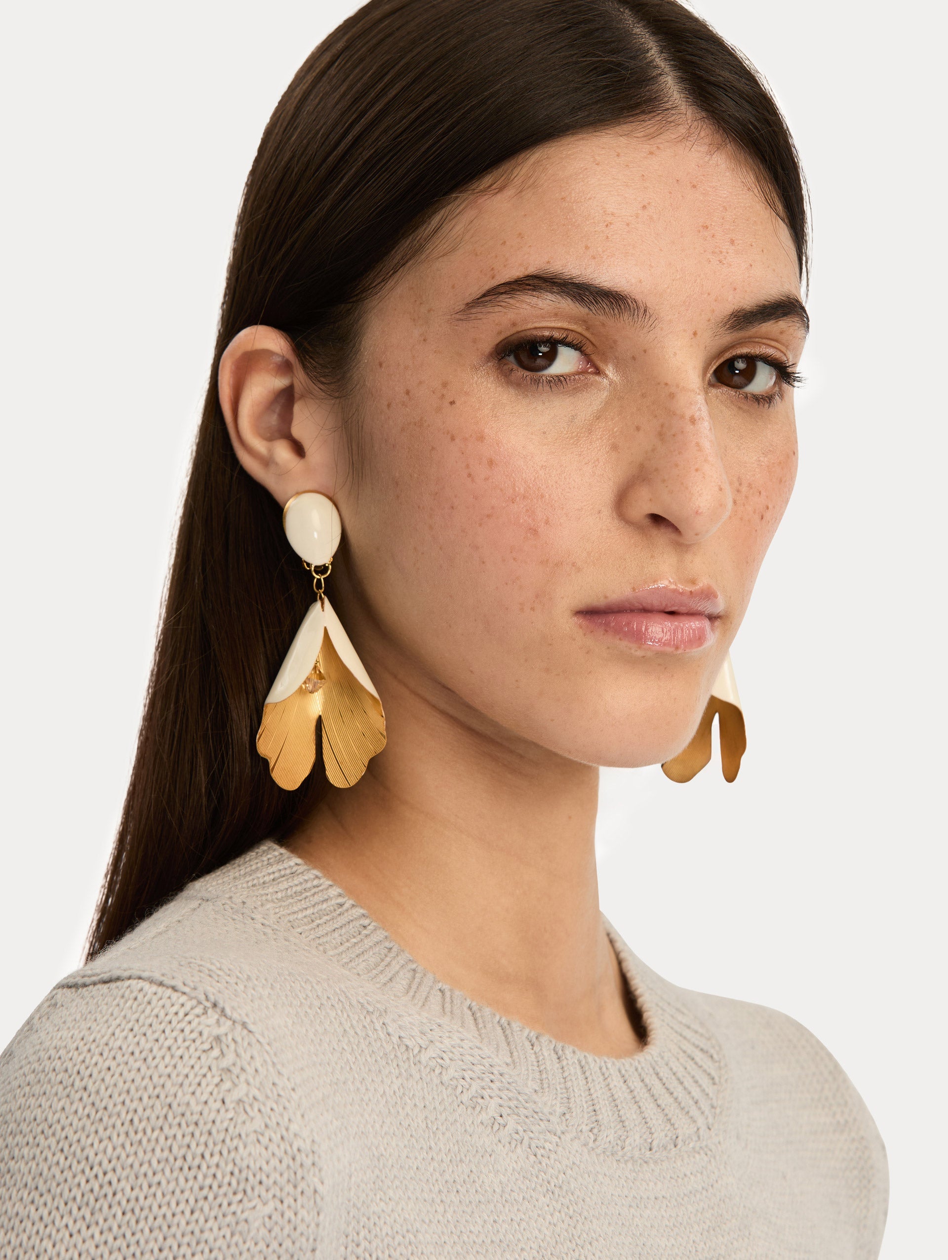 Enamel Bellflower Clip-On Earrings Ivory / Oscar de la Renta