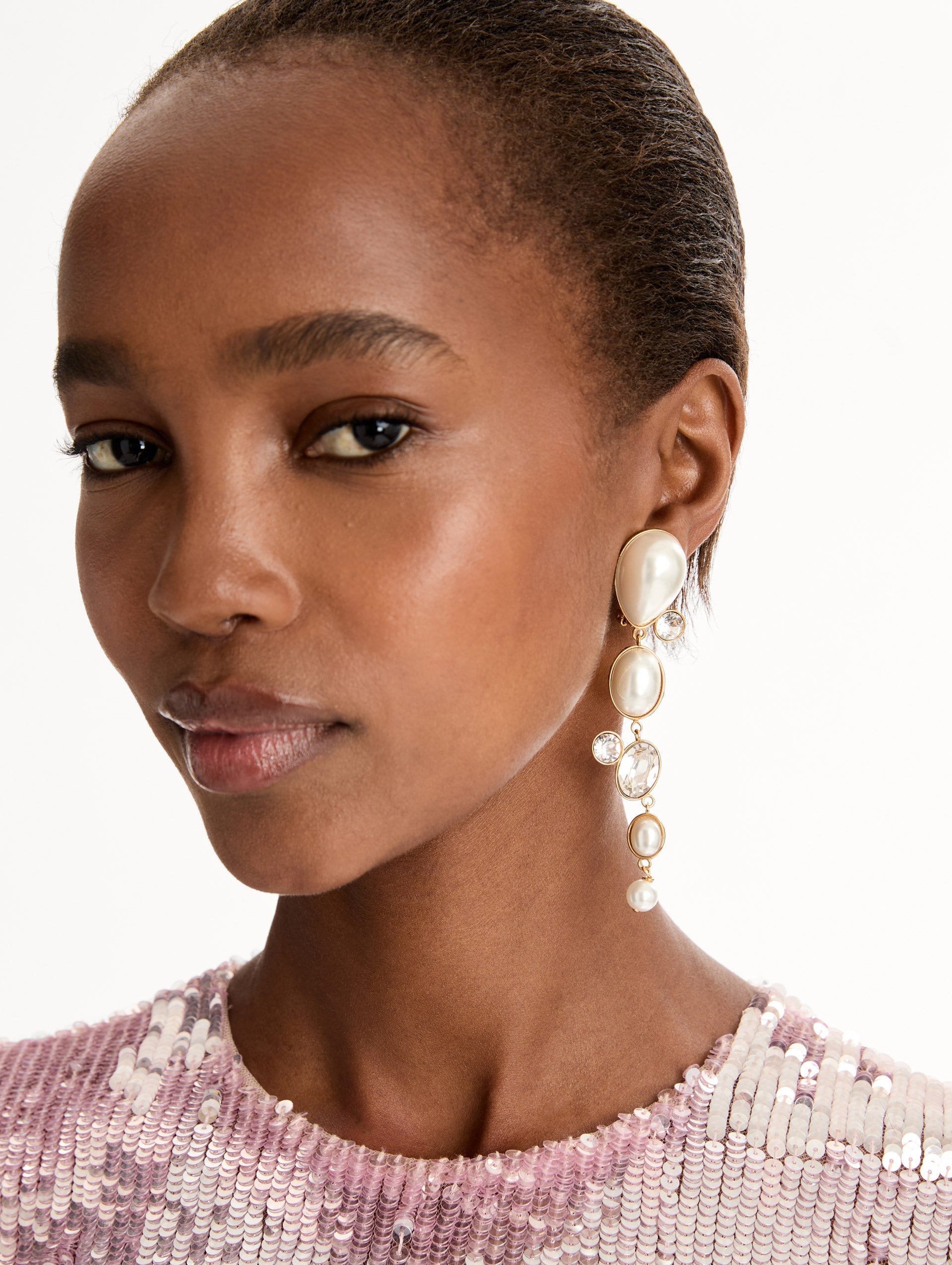 Pearls & Rhinestones Drop Clip-On Earrings Pearl / Oscar de la Renta