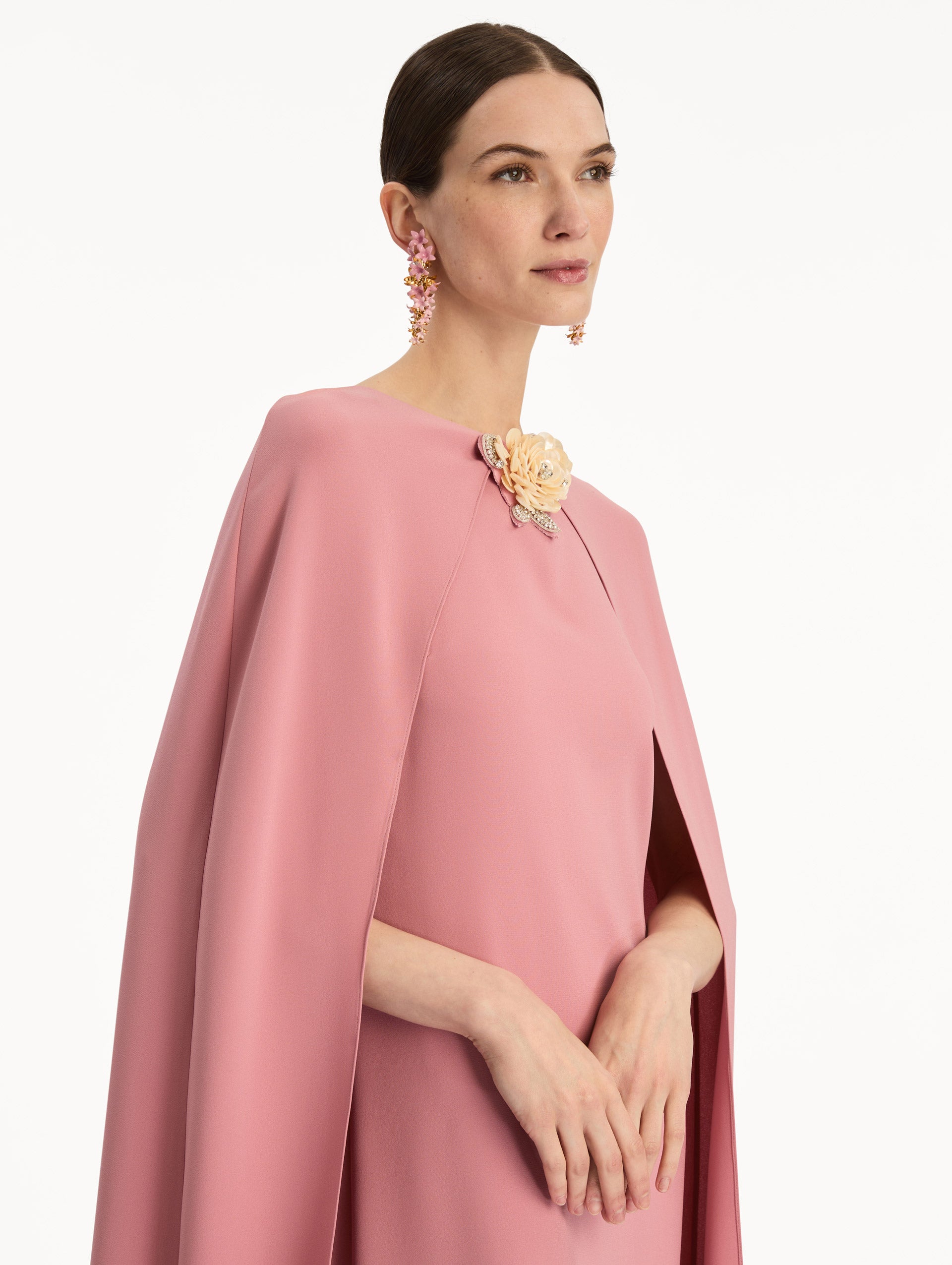 Brooch Embroidered Cape-Back Caftan Antique rose / Oscar de la Renta