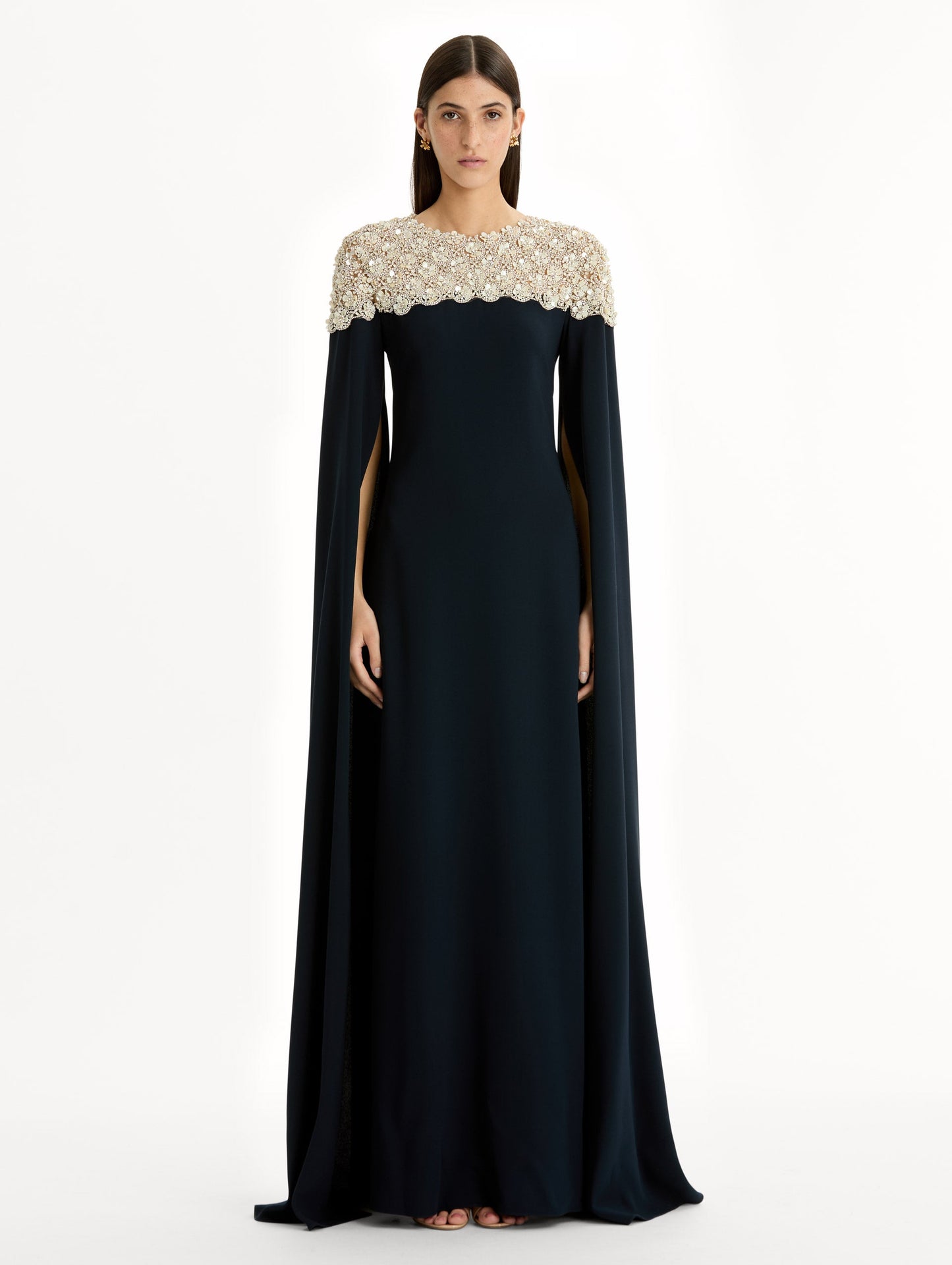 Mother of Pearl Embroidered Caftan Navy / Oscar de la Renta