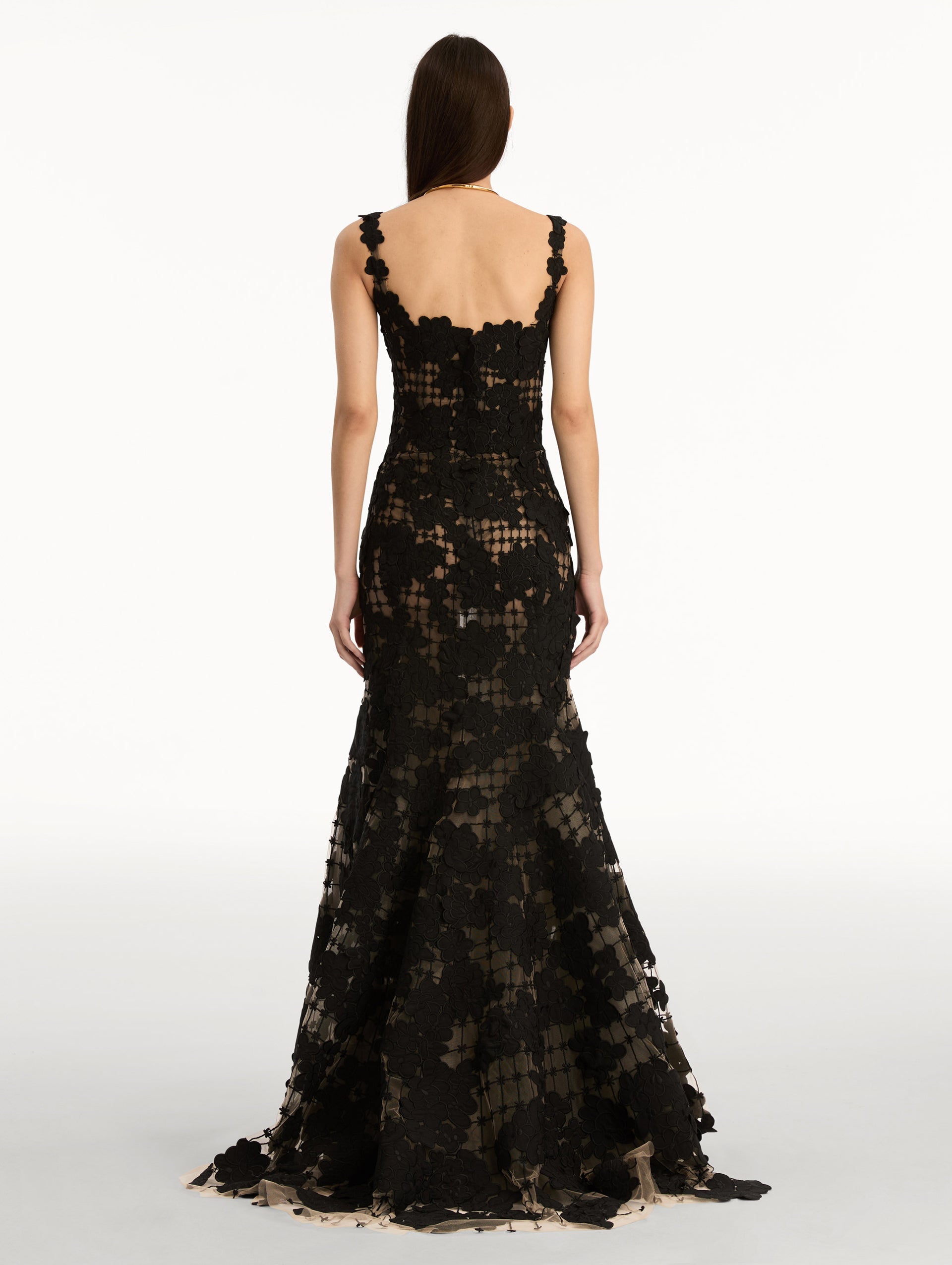 Floral Cutout Threadwork Gown Black / Oscar de la Renta