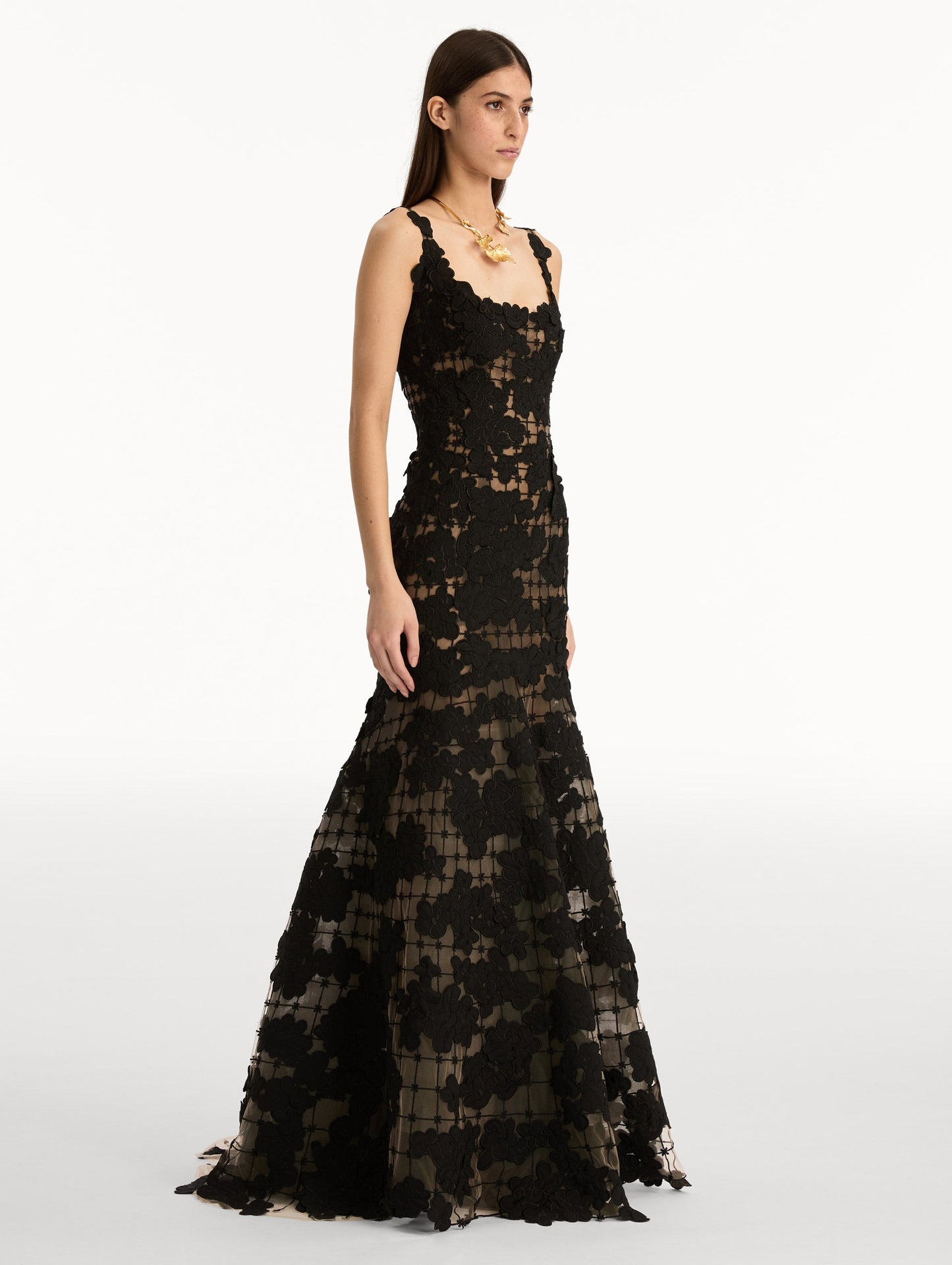 Floral Cutout Threadwork Gown Black / Oscar de la Renta