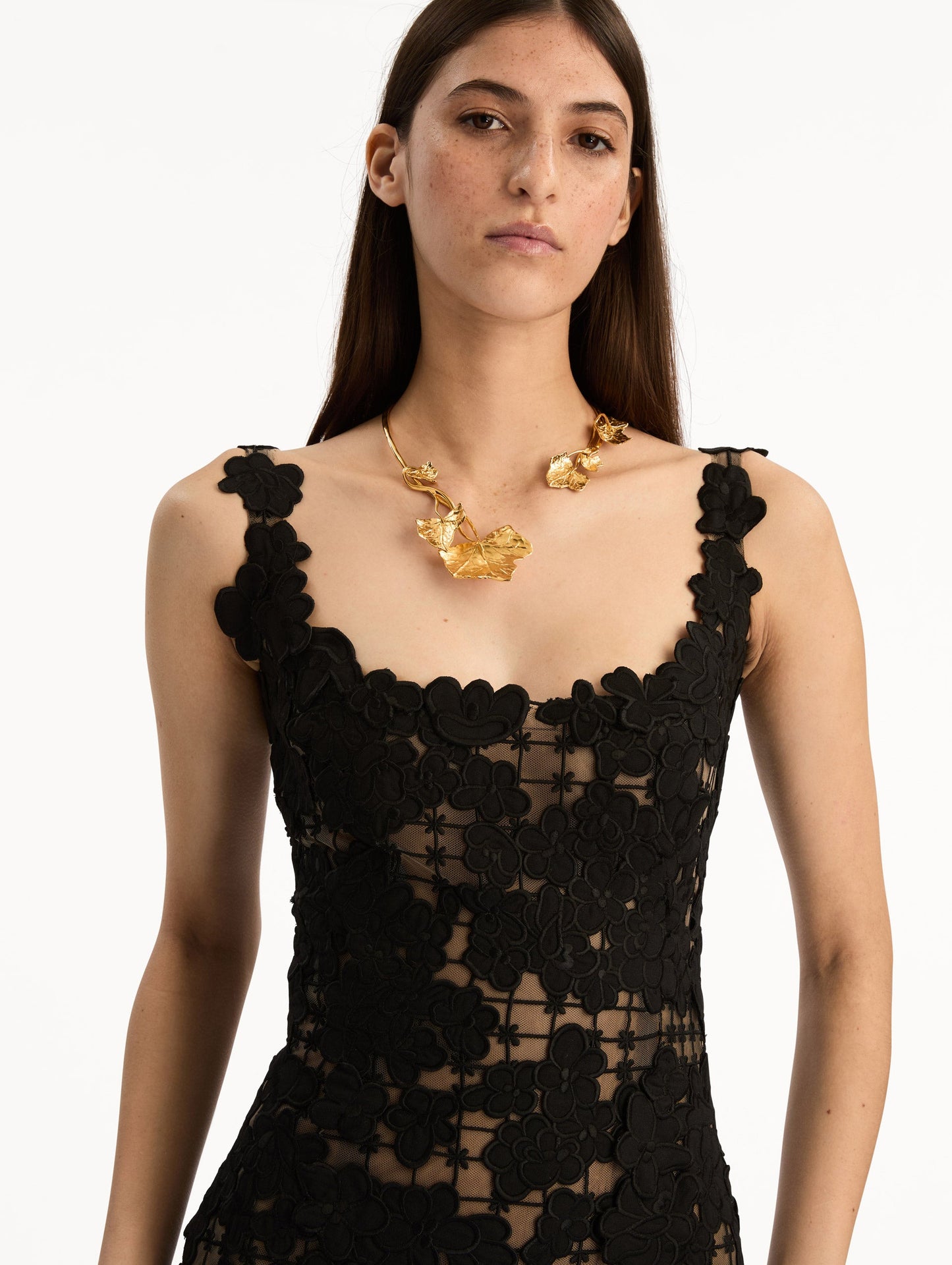 Floral Cutout Threadwork Gown Black / Oscar de la Renta