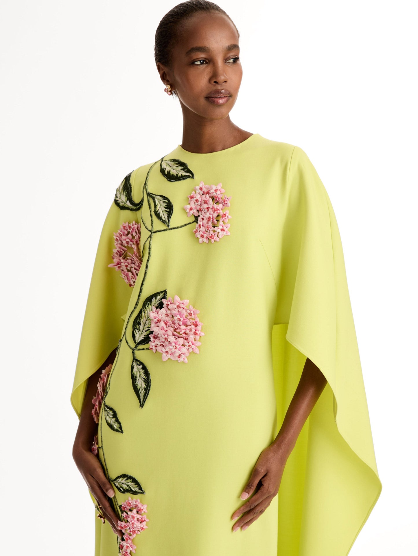 Porcelain Flower Embroidered Caftan Pear / Oscar de la Renta