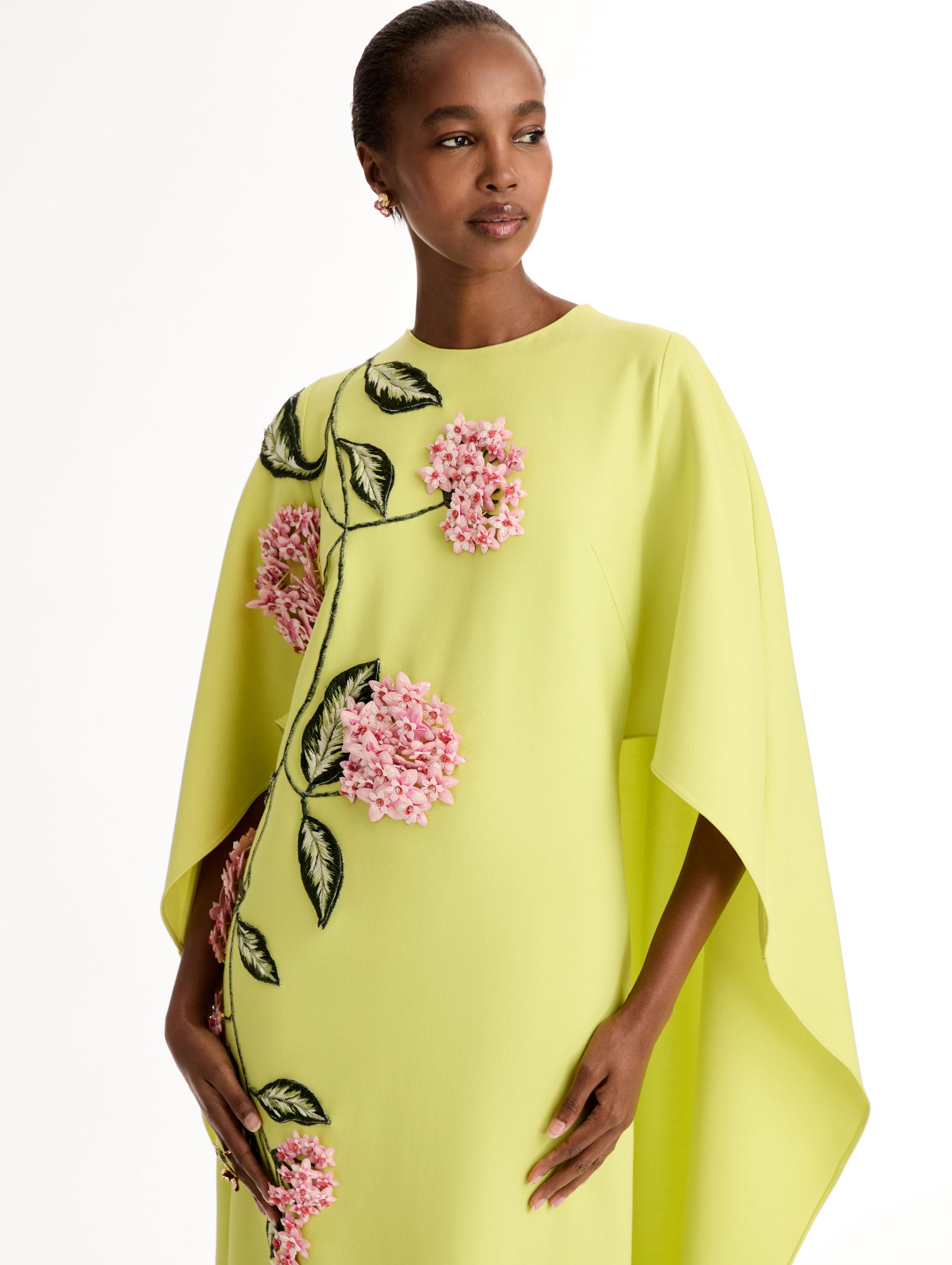 Porcelain Flower Embroidered Caftan Pear / Oscar de la Renta