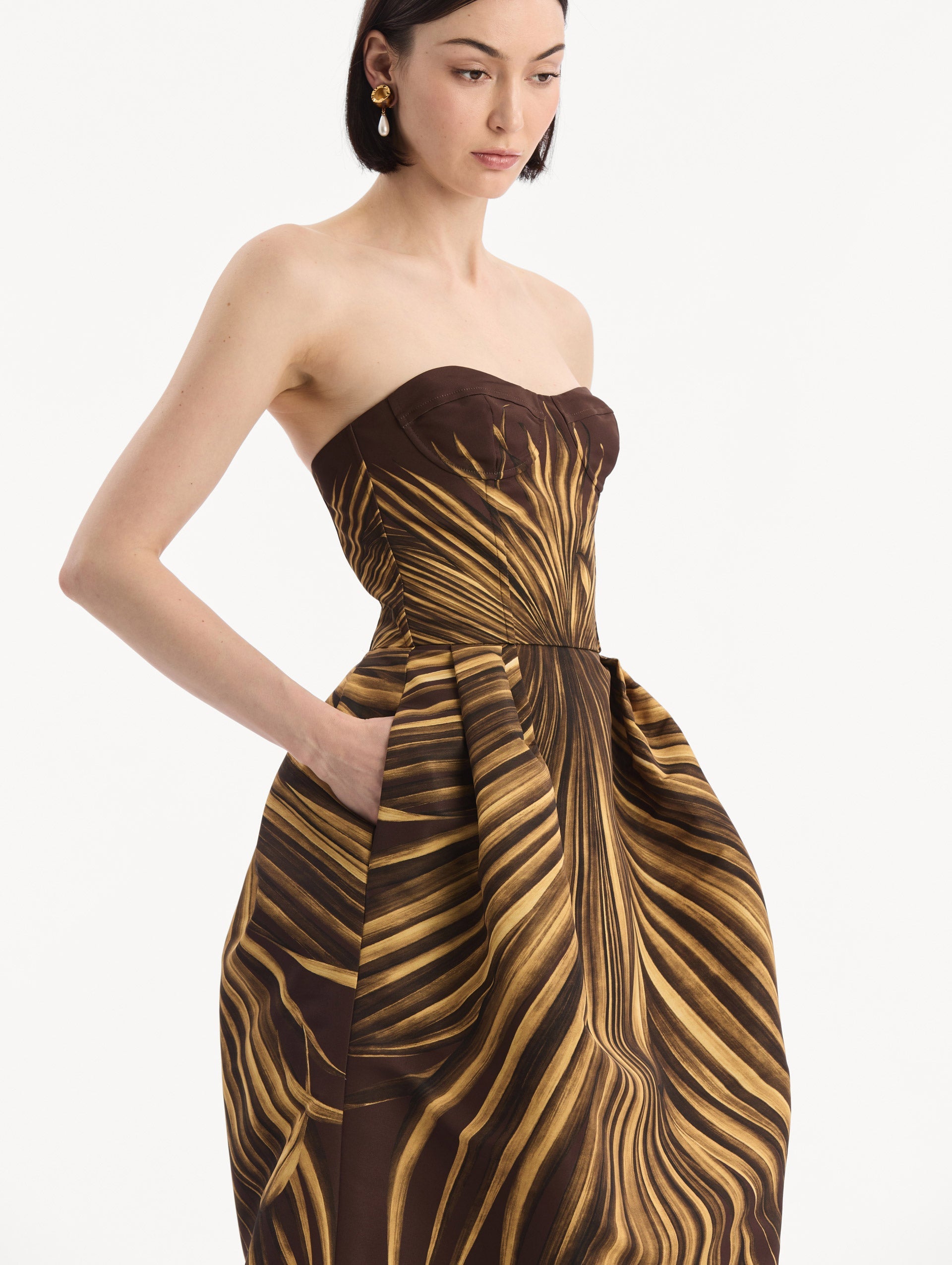 Palm Leaves Faille Gown Brown / Oscar de la Renta