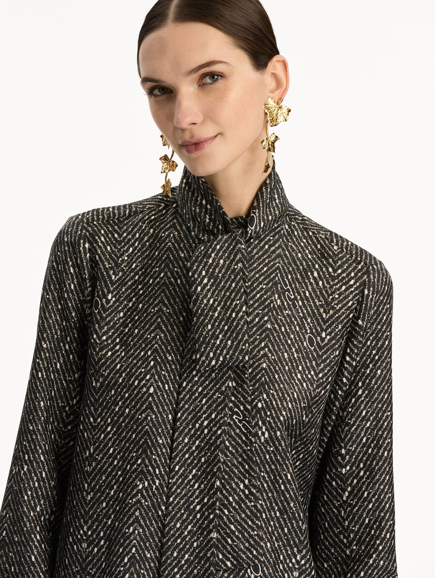 Chevron Tie-Neck Silk Twill Blouse Black/white / Oscar de la Renta