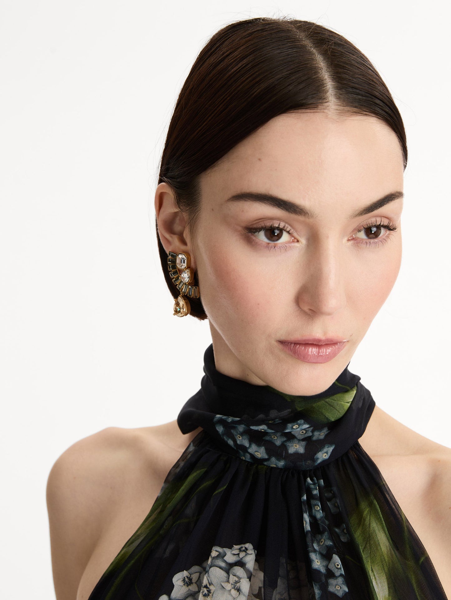 Fan Rhinestone Clip-On Earrings Black diamond / Oscar de la Renta