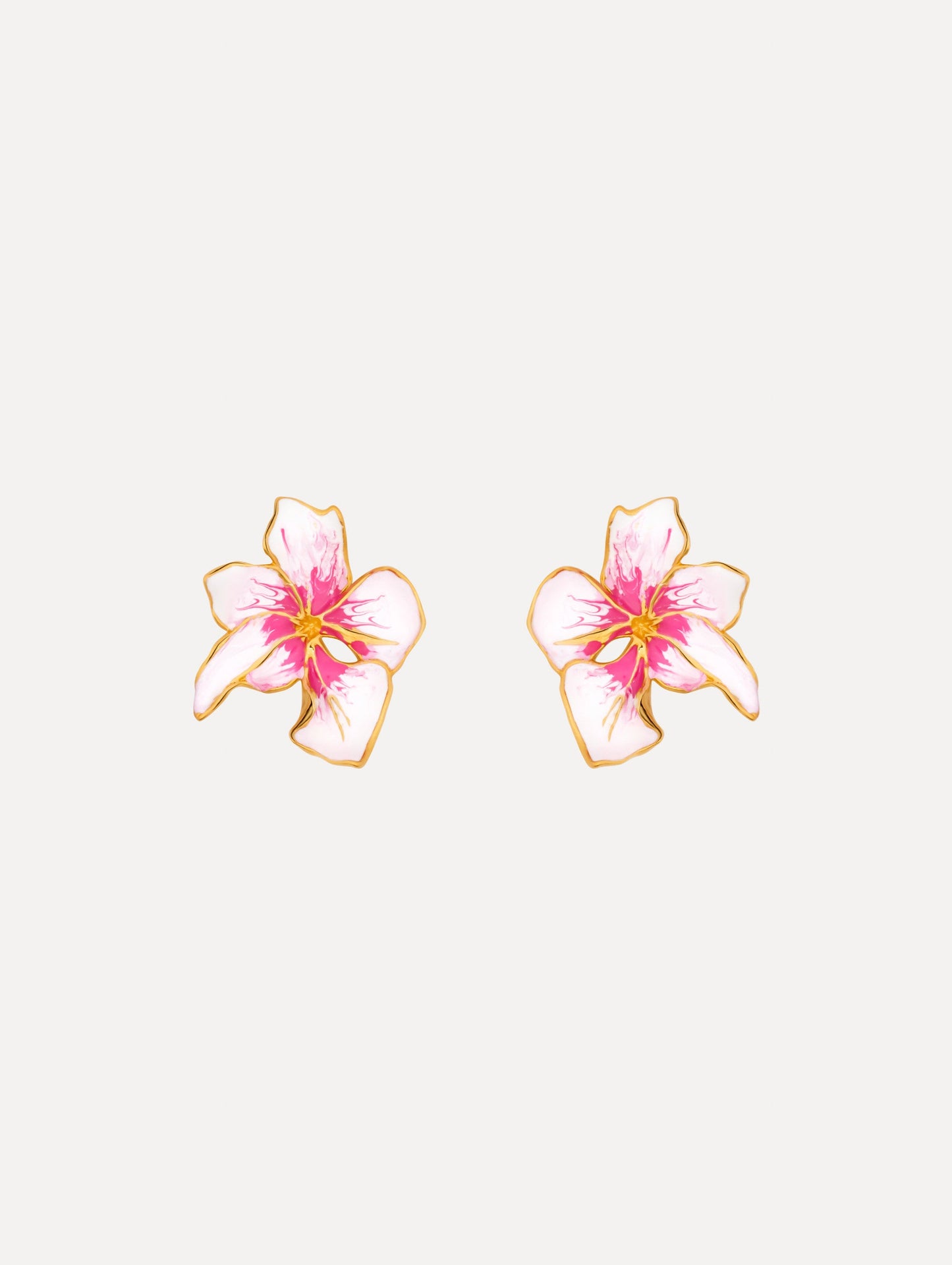 Small Enamel Cyclamen Earrings Pink / Oscar de la Renta