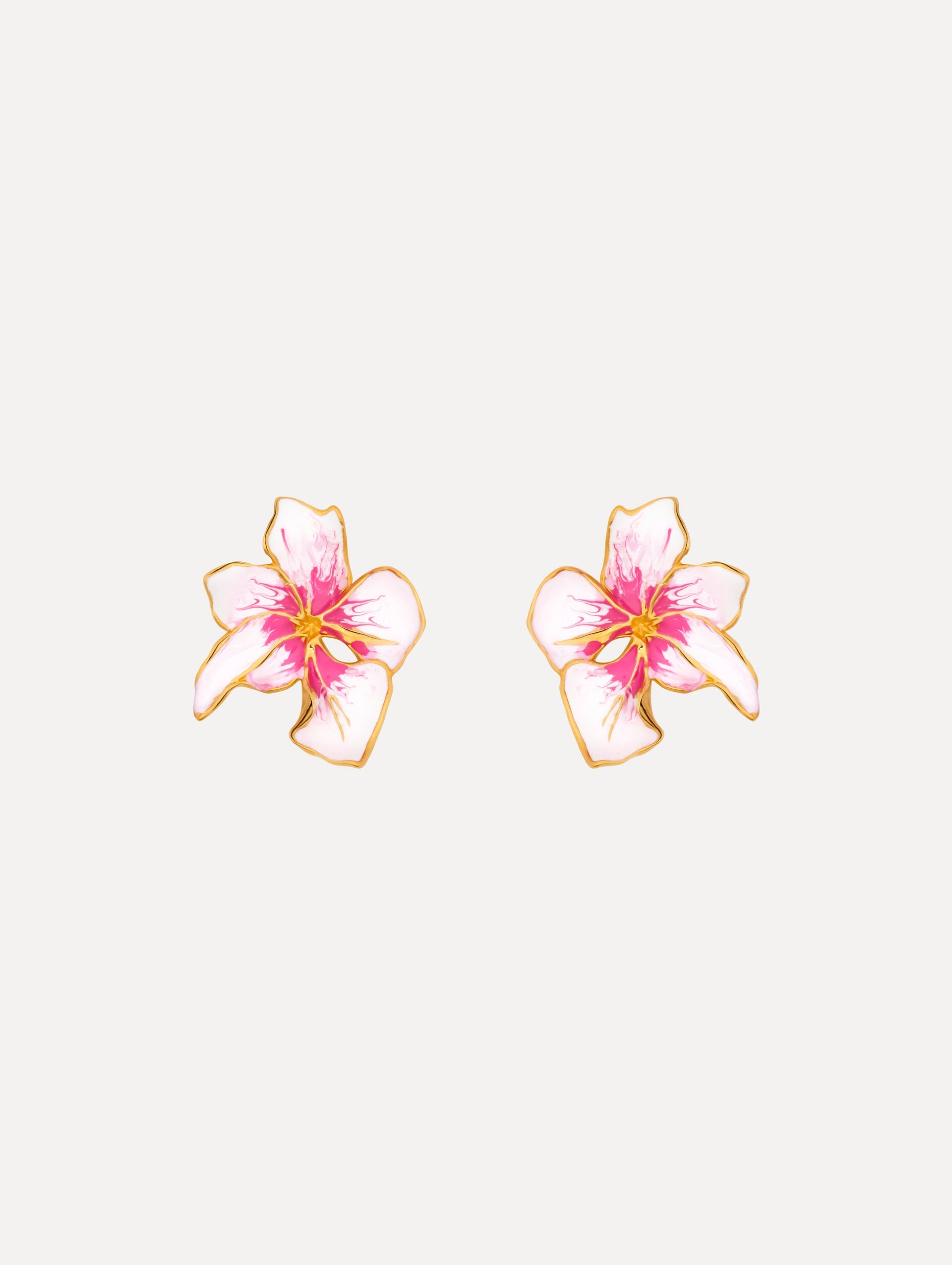 Small Enamel Cyclamen Earrings Pink / Oscar de la Renta