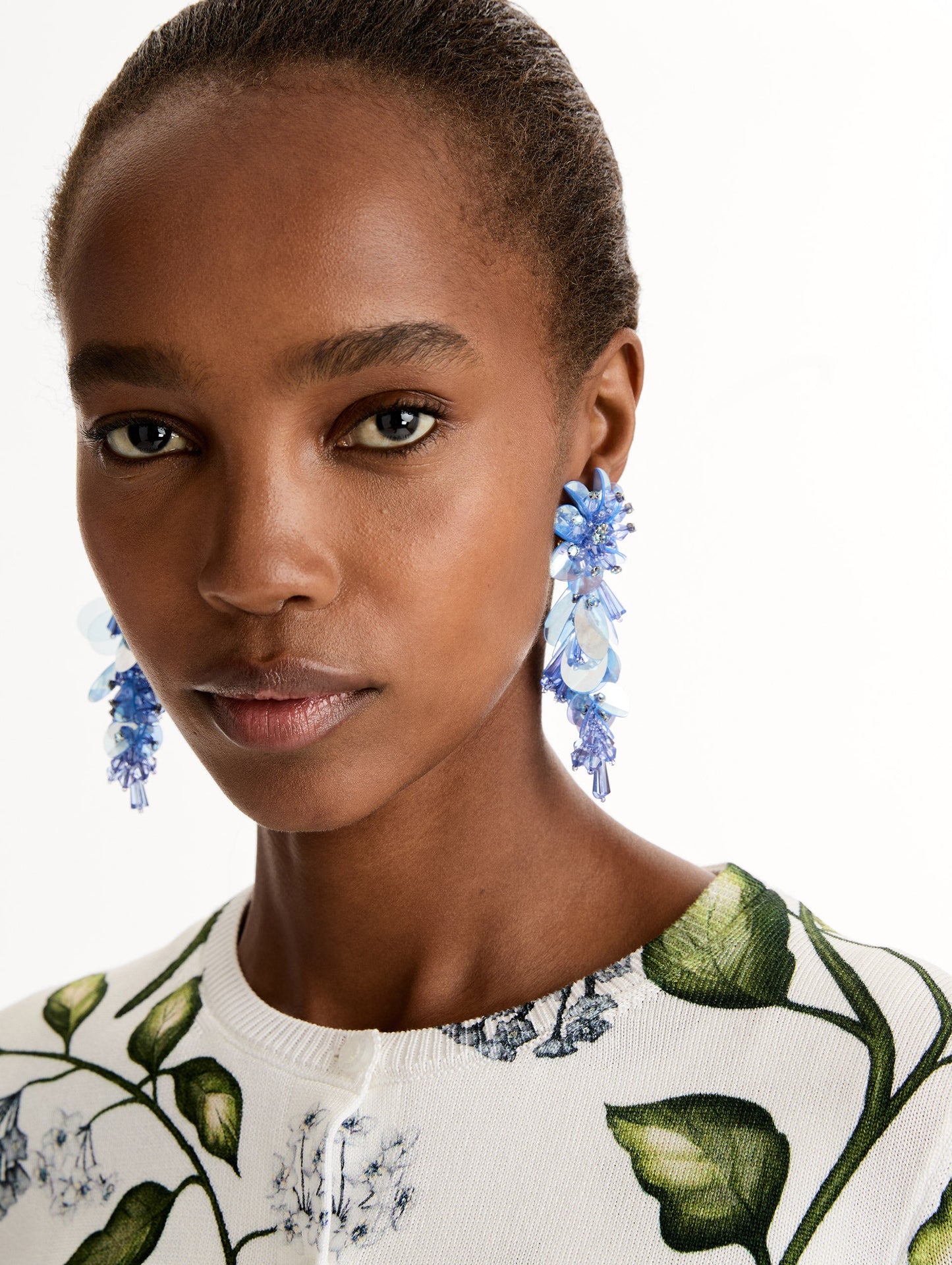 Bouquet Drop Clip-On Earrings Sky / Oscar de la Renta