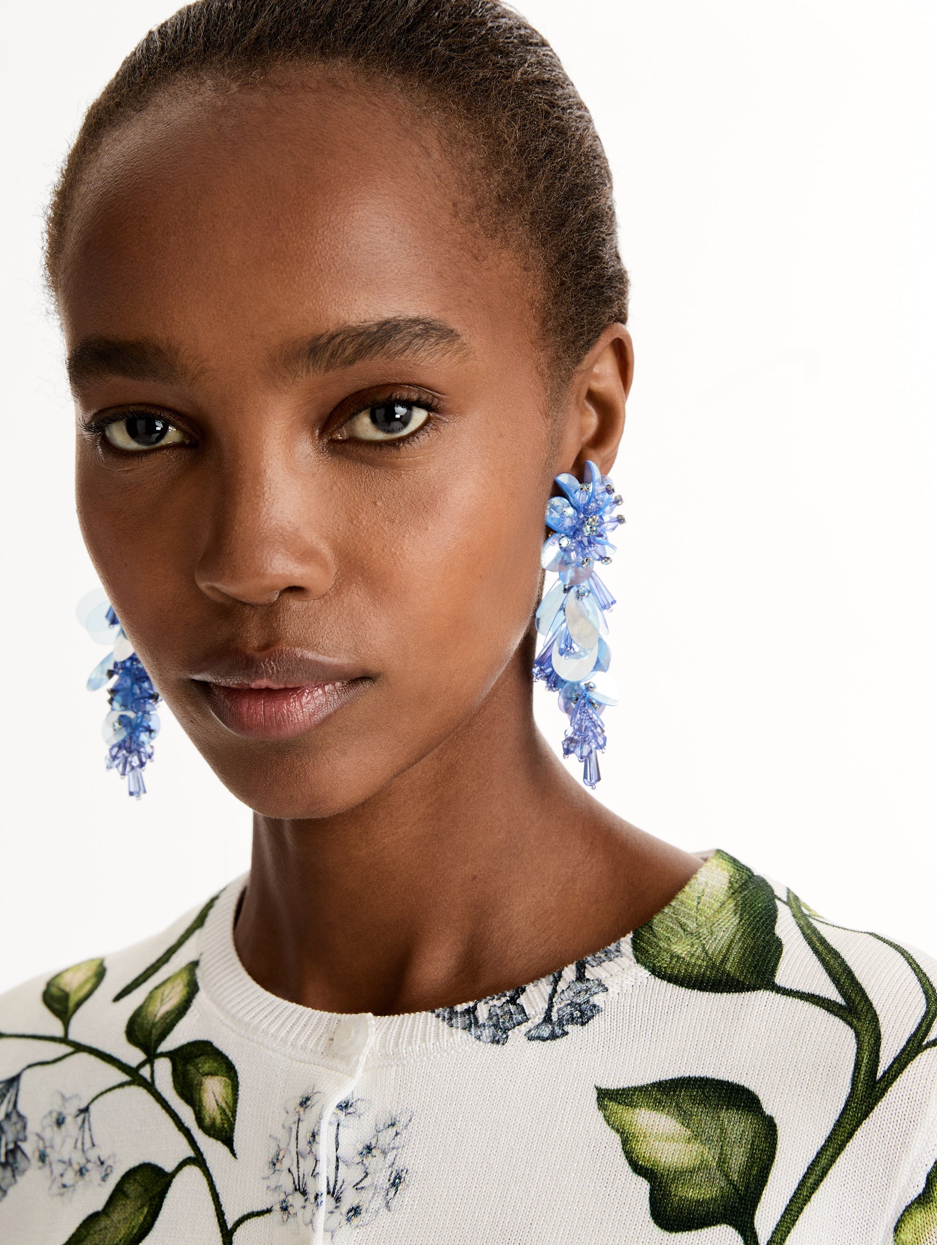 Bouquet Drop Clip-On Earrings Sky / Oscar de la Renta
